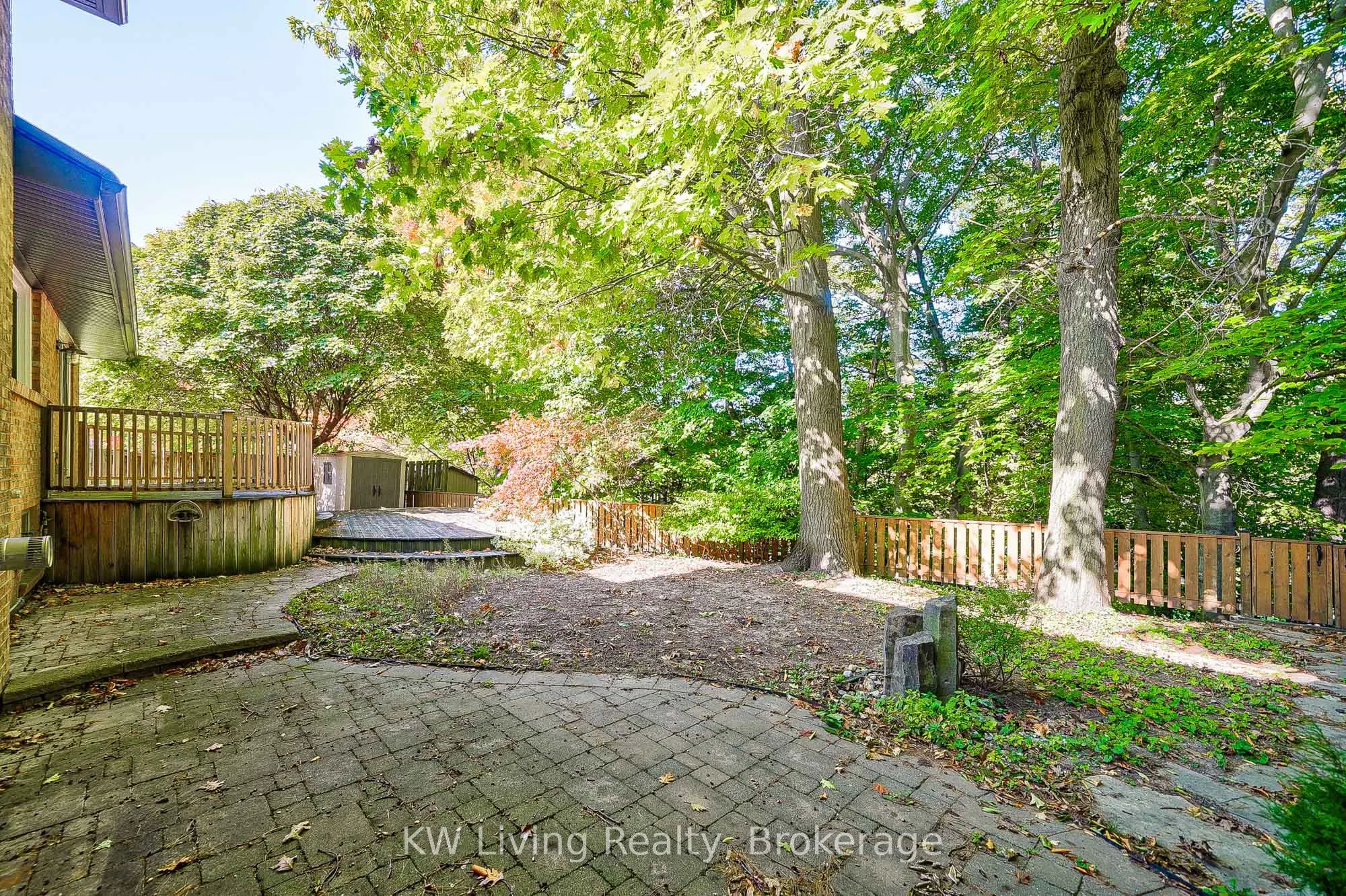 6 Hillavon Drive