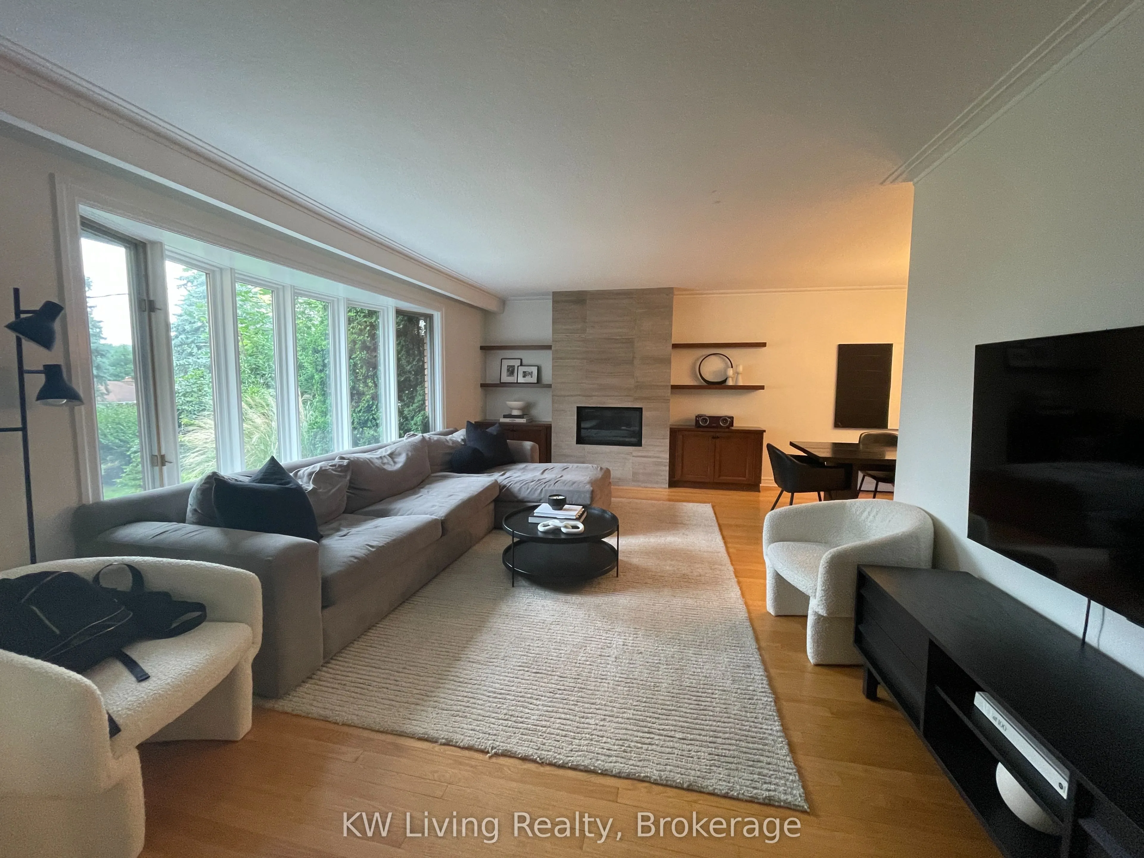 6 Hillavon Drive