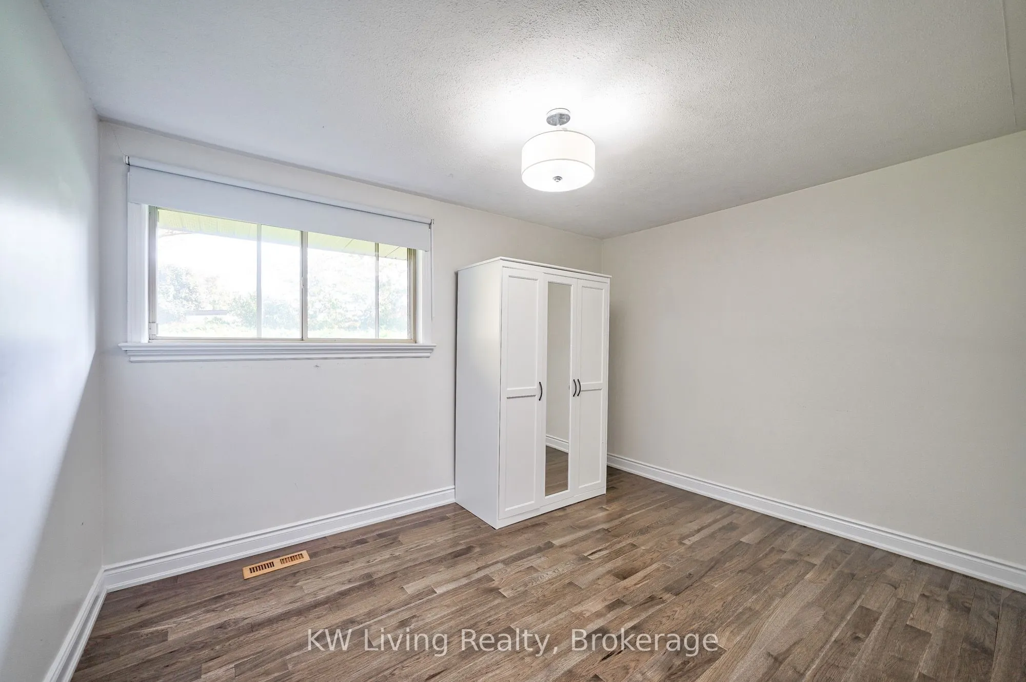 6 Hillavon Drive