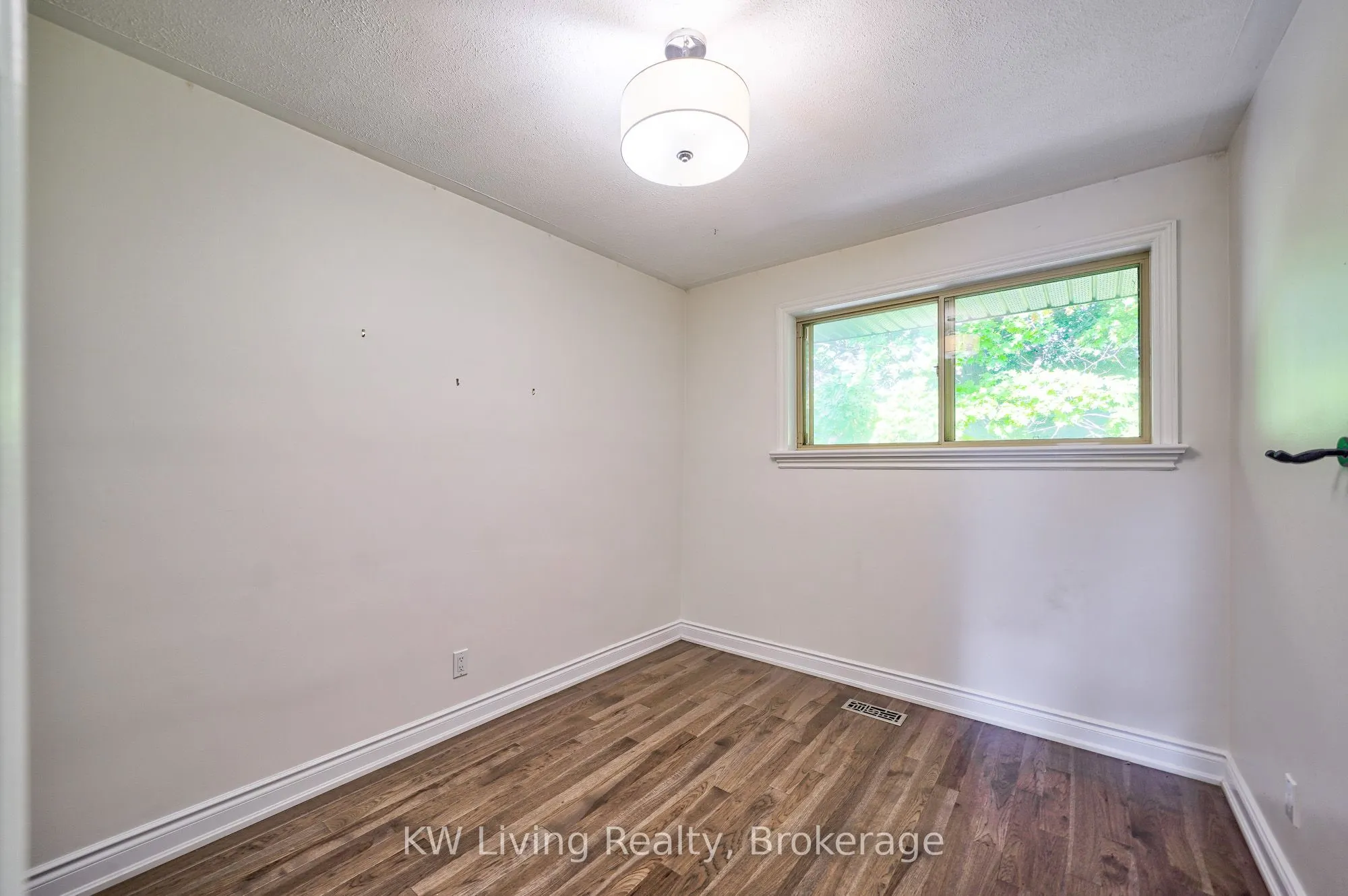 6 Hillavon Drive