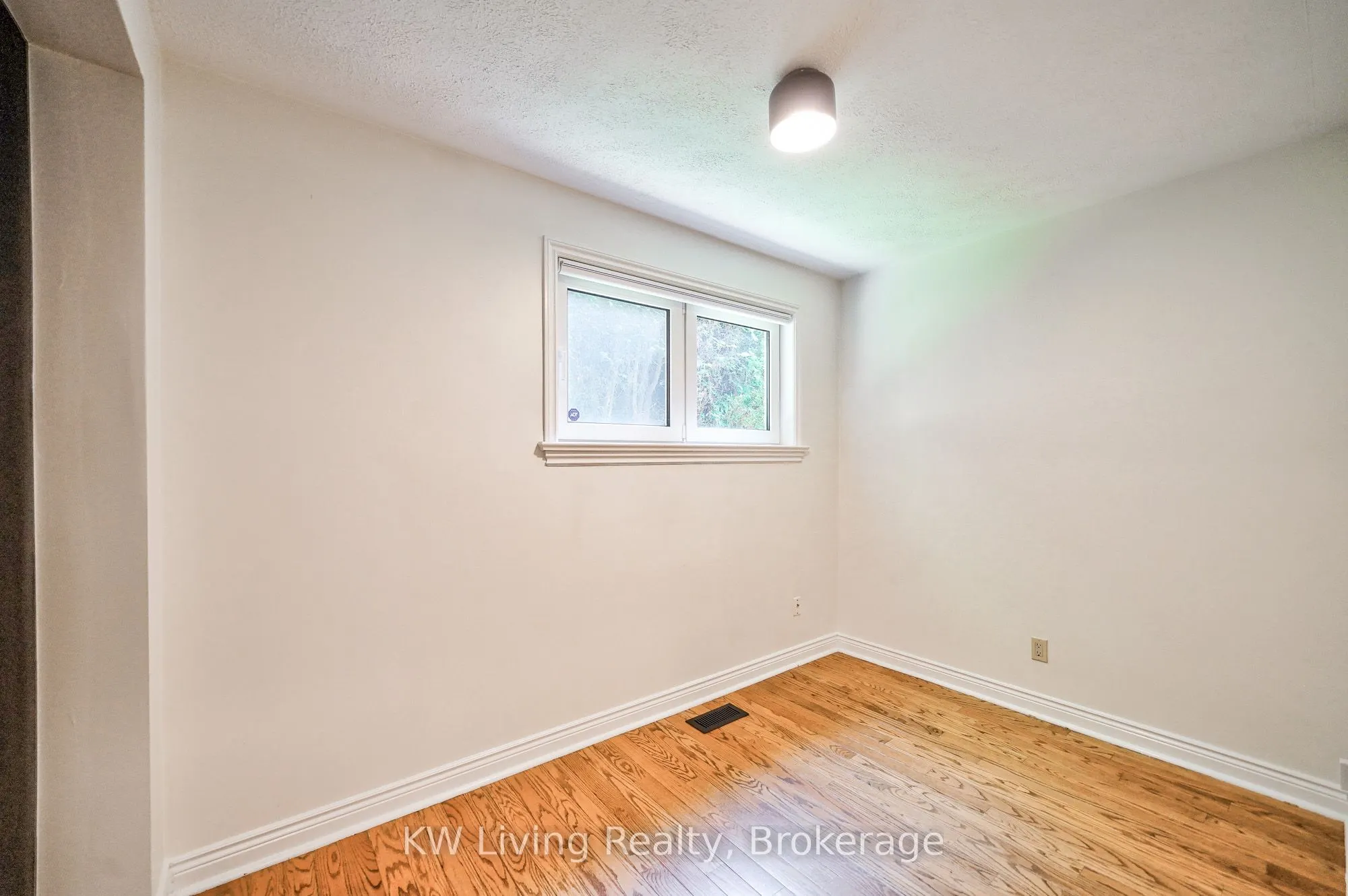 6 Hillavon Drive