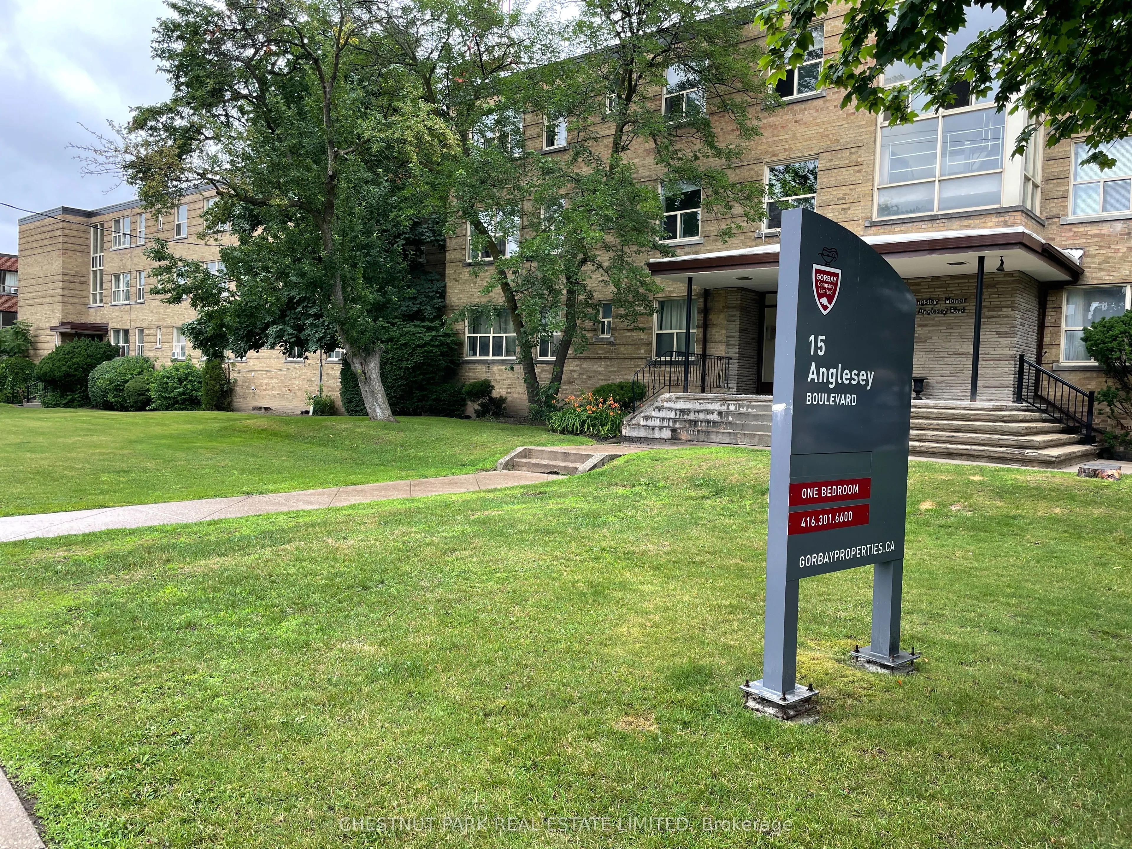 15 Anglesey Boulevard, #212