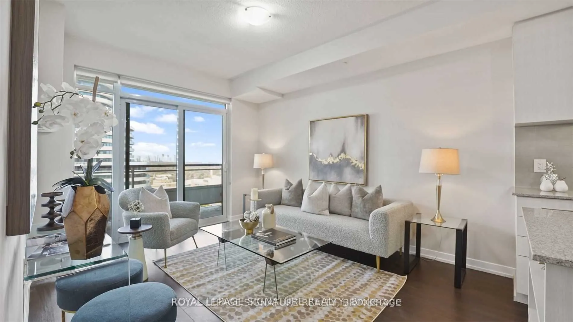 2560 Eglinton Avenue W, #1202