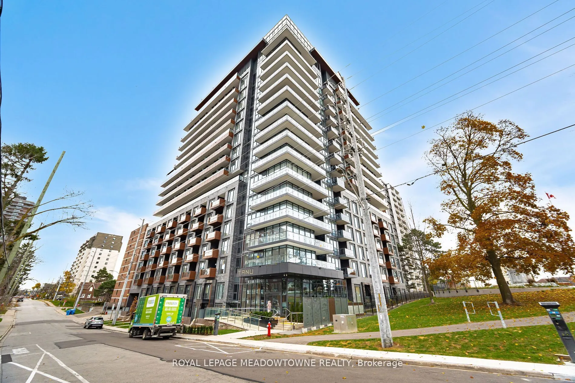 21 Park Street E, #616