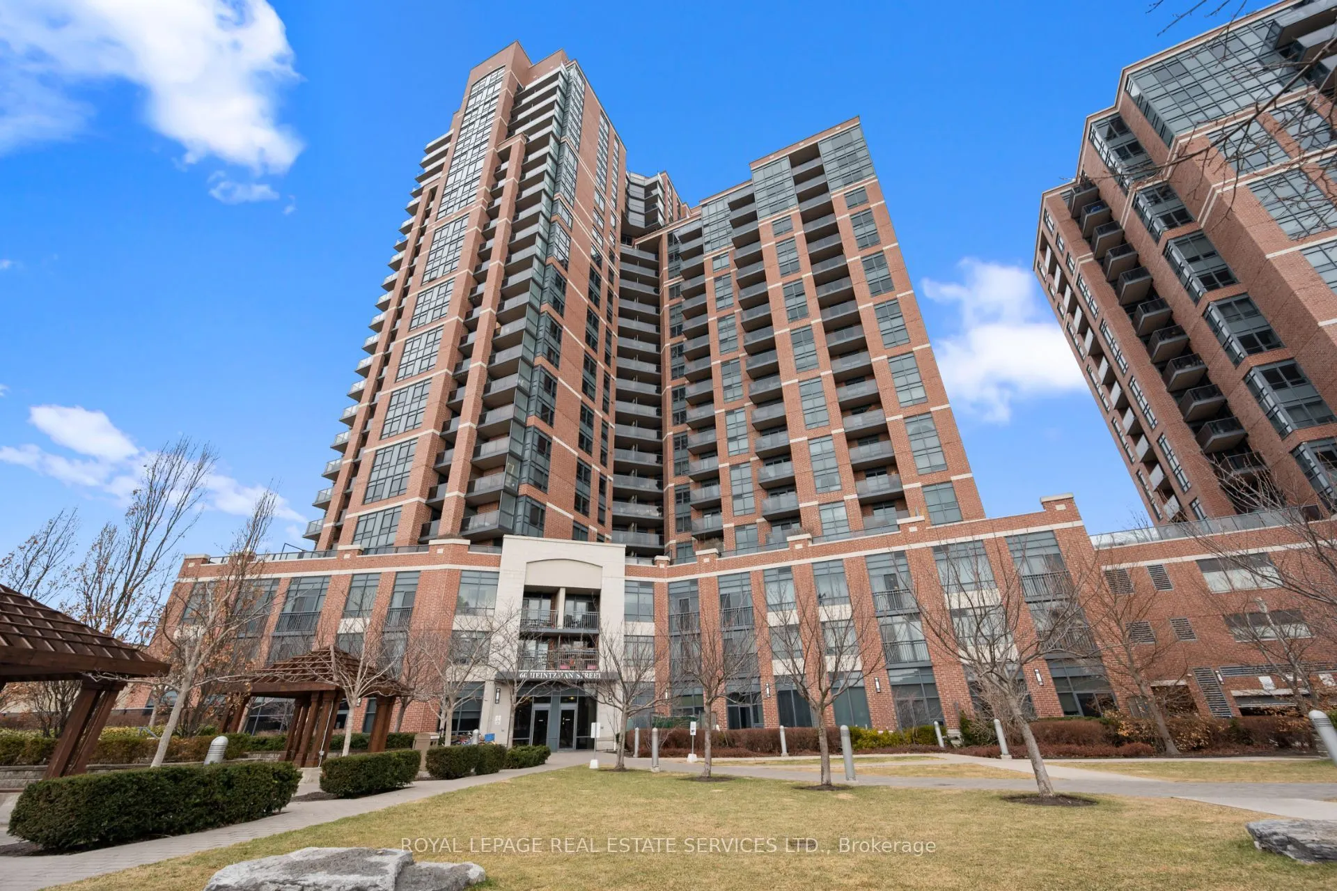 60 Heintzman Street #834