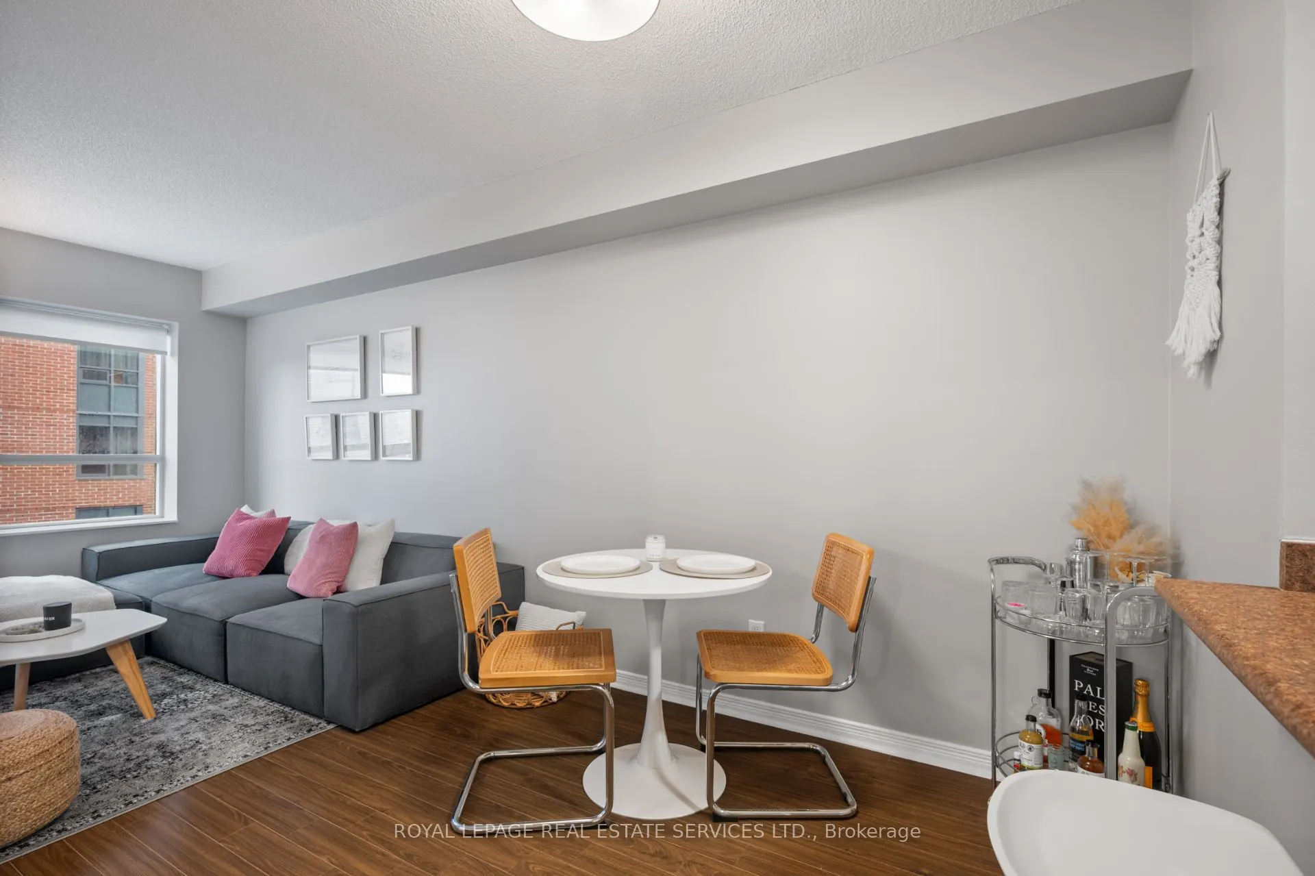 60 Heintzman Street #834