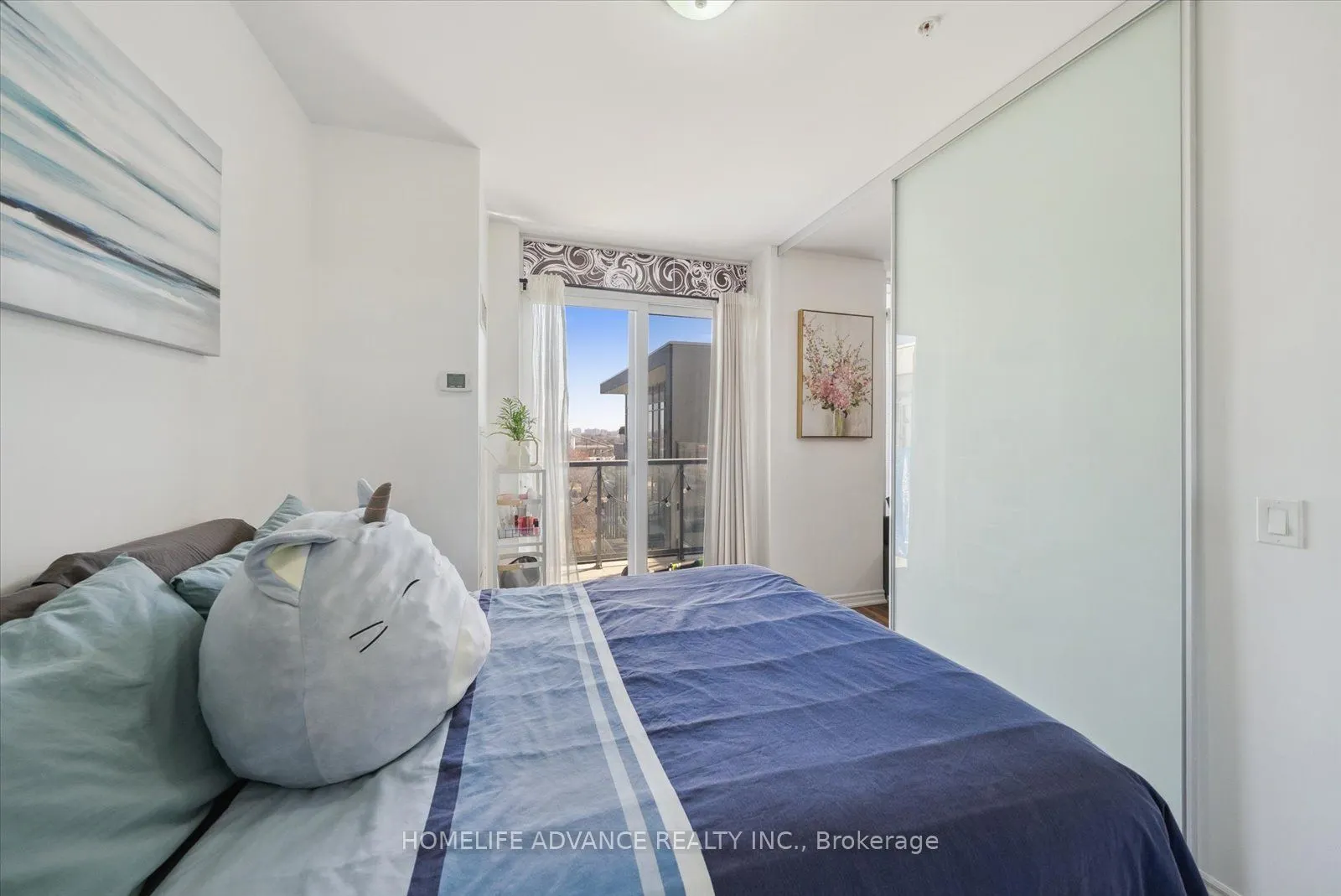 15 James Finlay Way, #1117