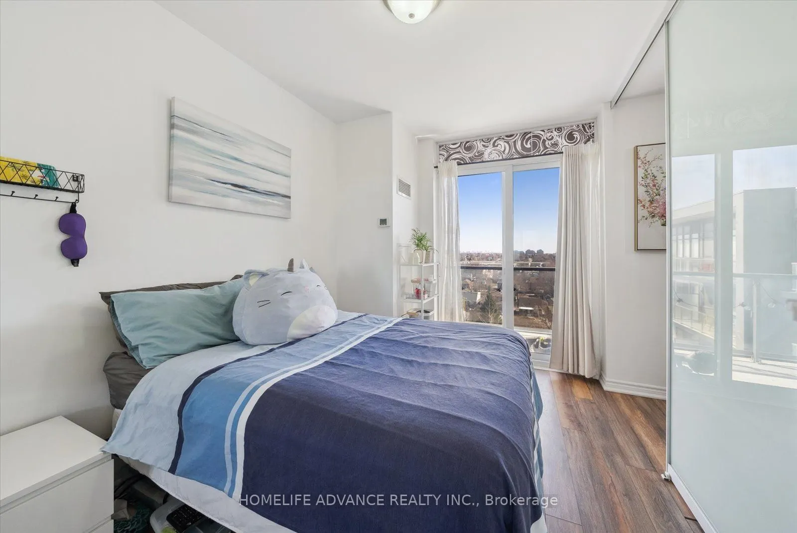 15 James Finlay Way, #1117