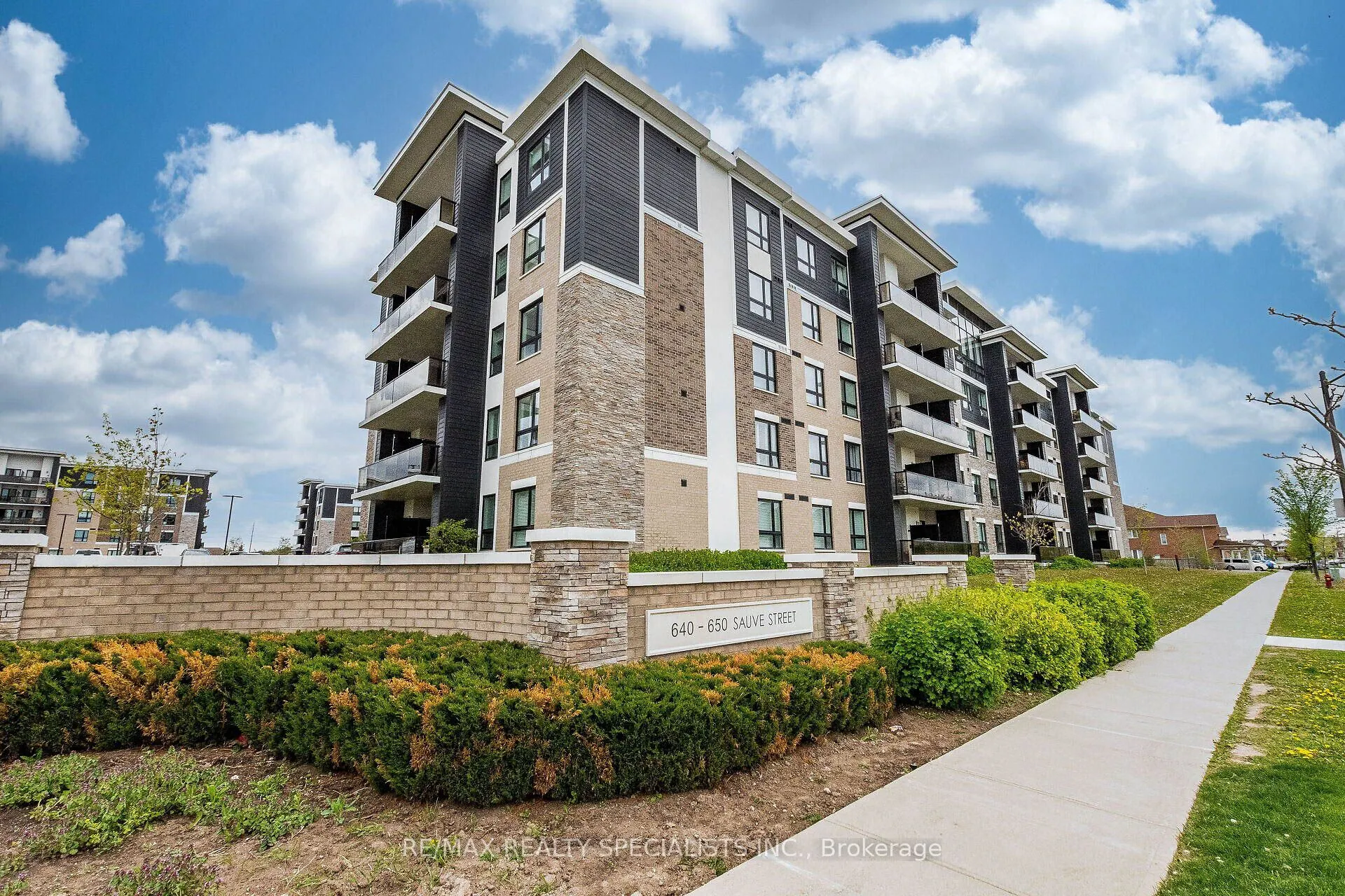 640 Sauve Street #221