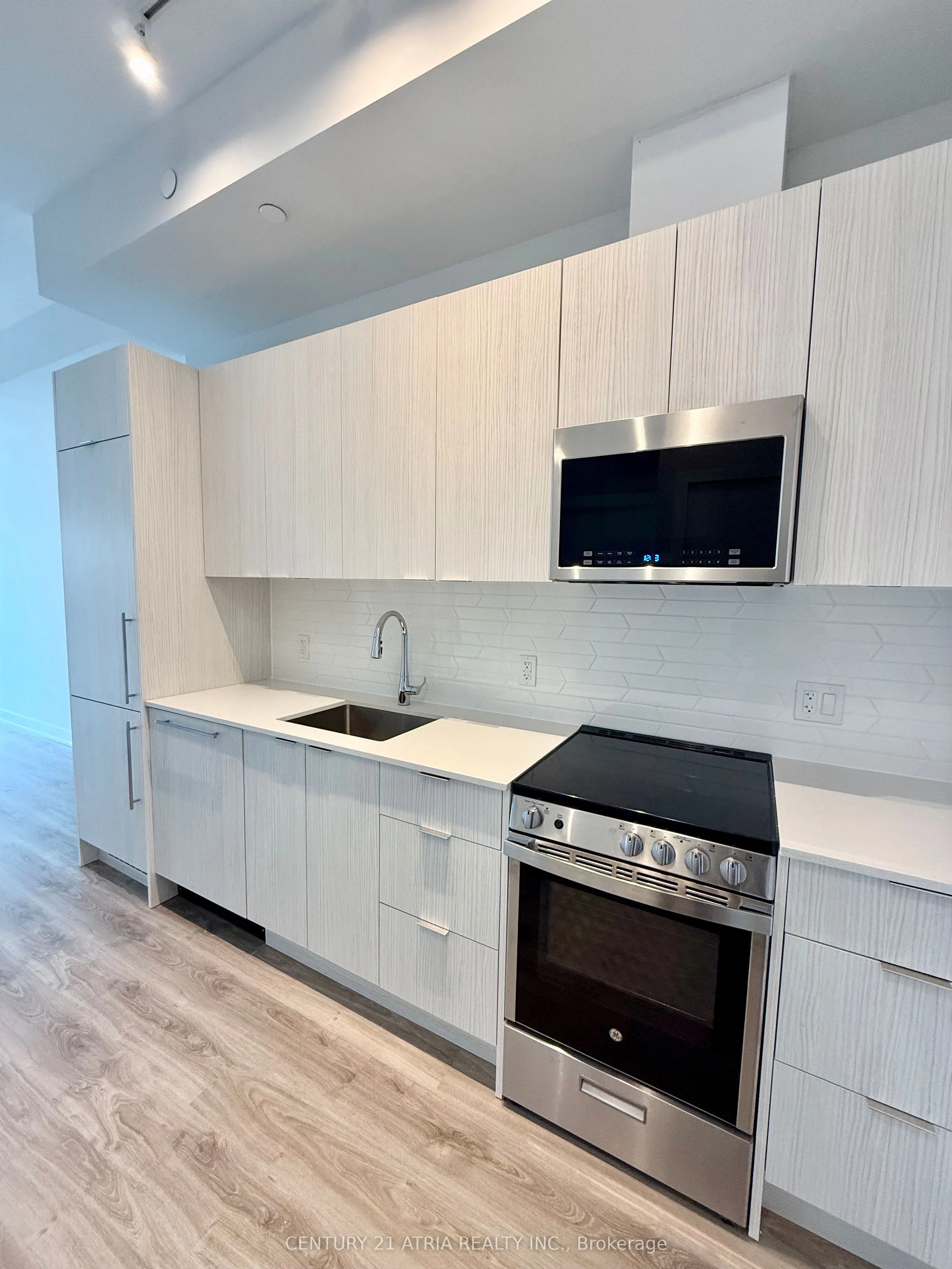 430 Square one Drive, #323