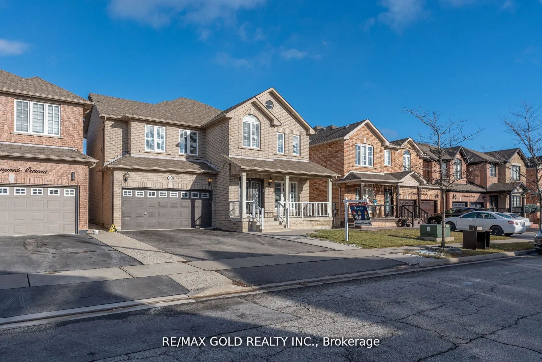 16 Runnymede Crescent