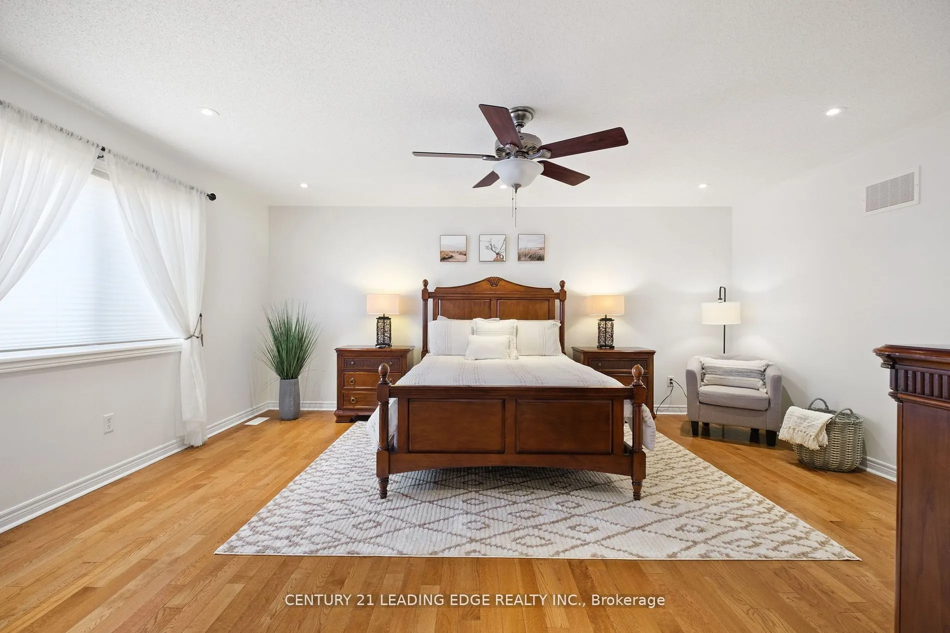 24 Lightheart Drive N