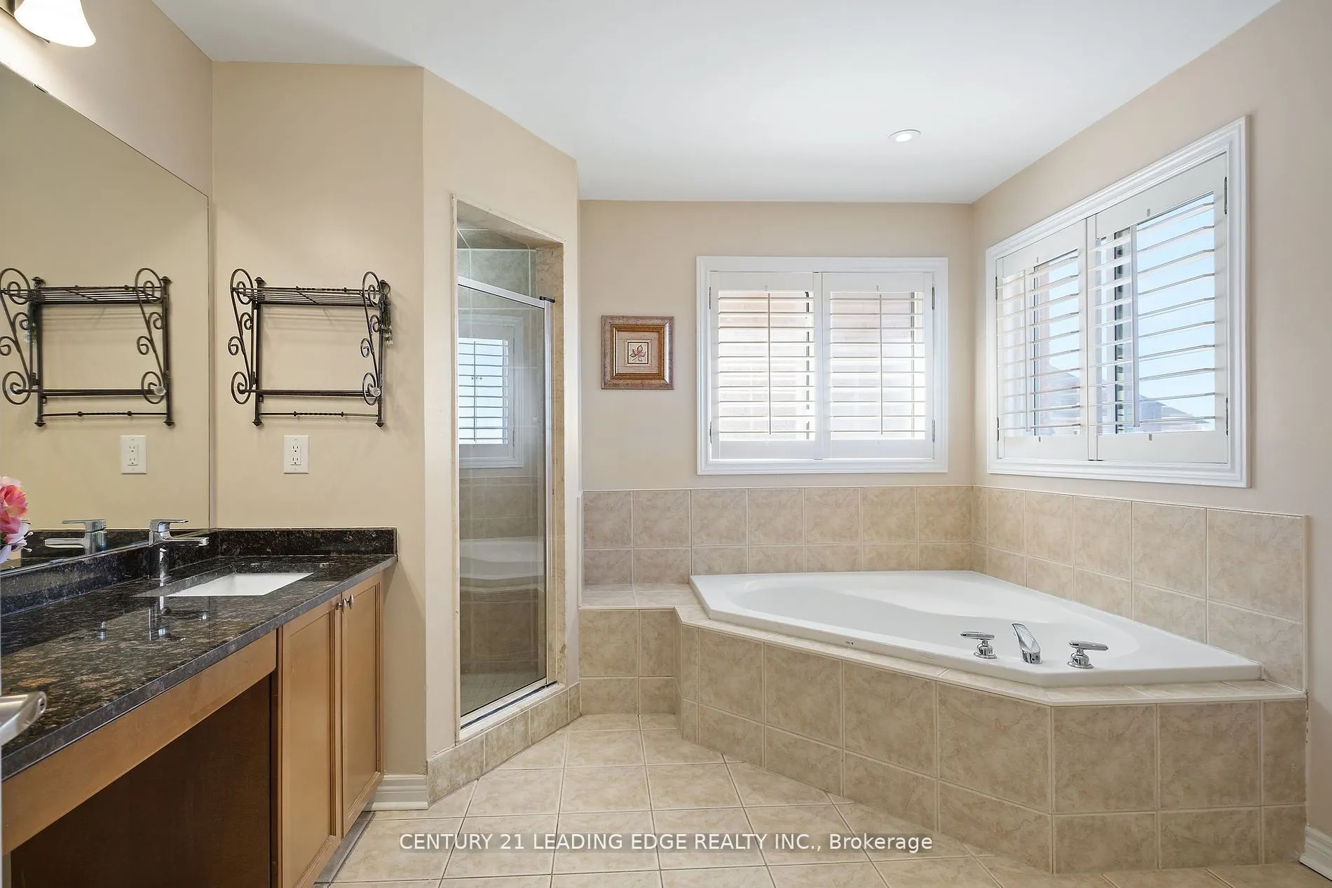 24 Lightheart Drive N