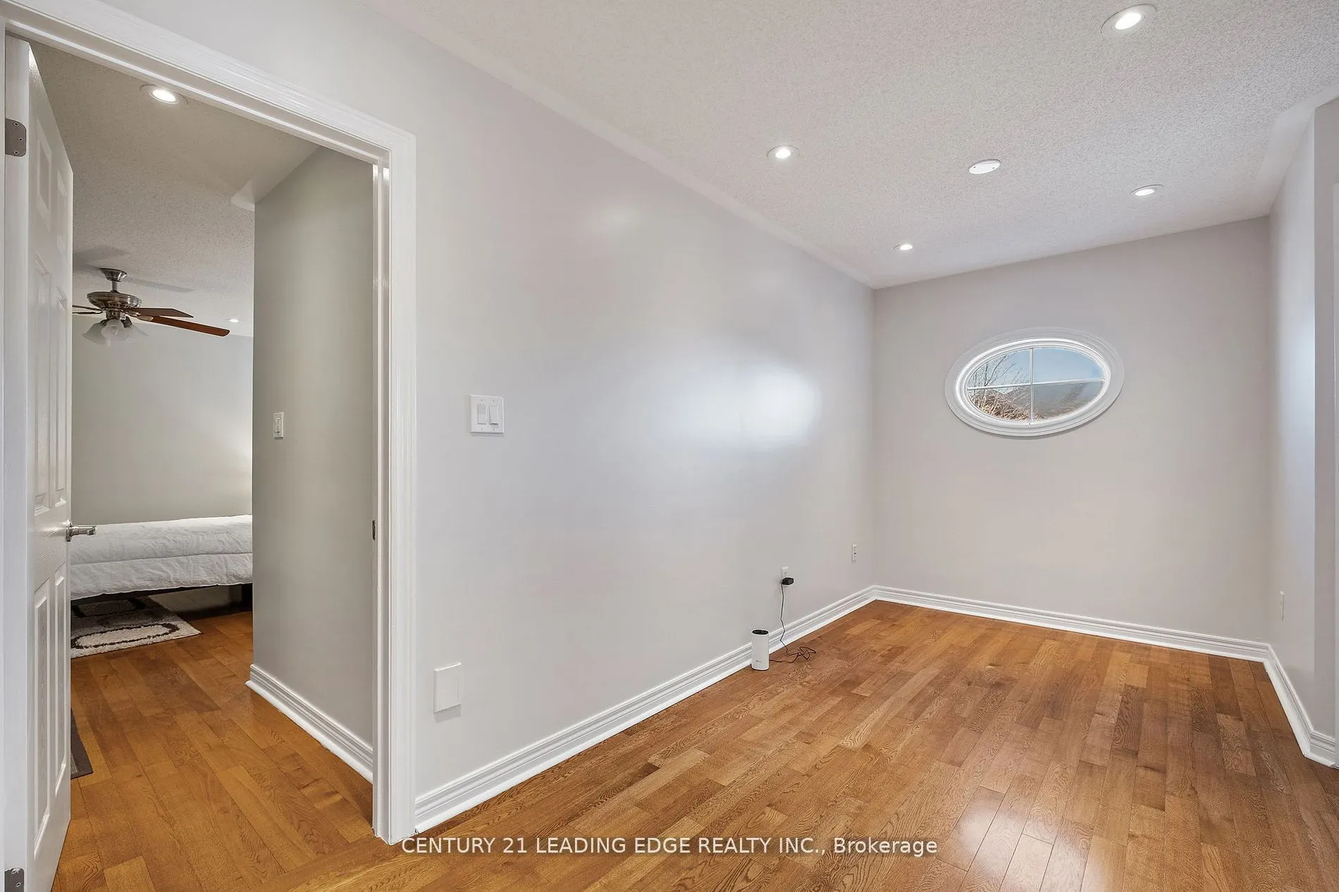 24 Lightheart Drive N