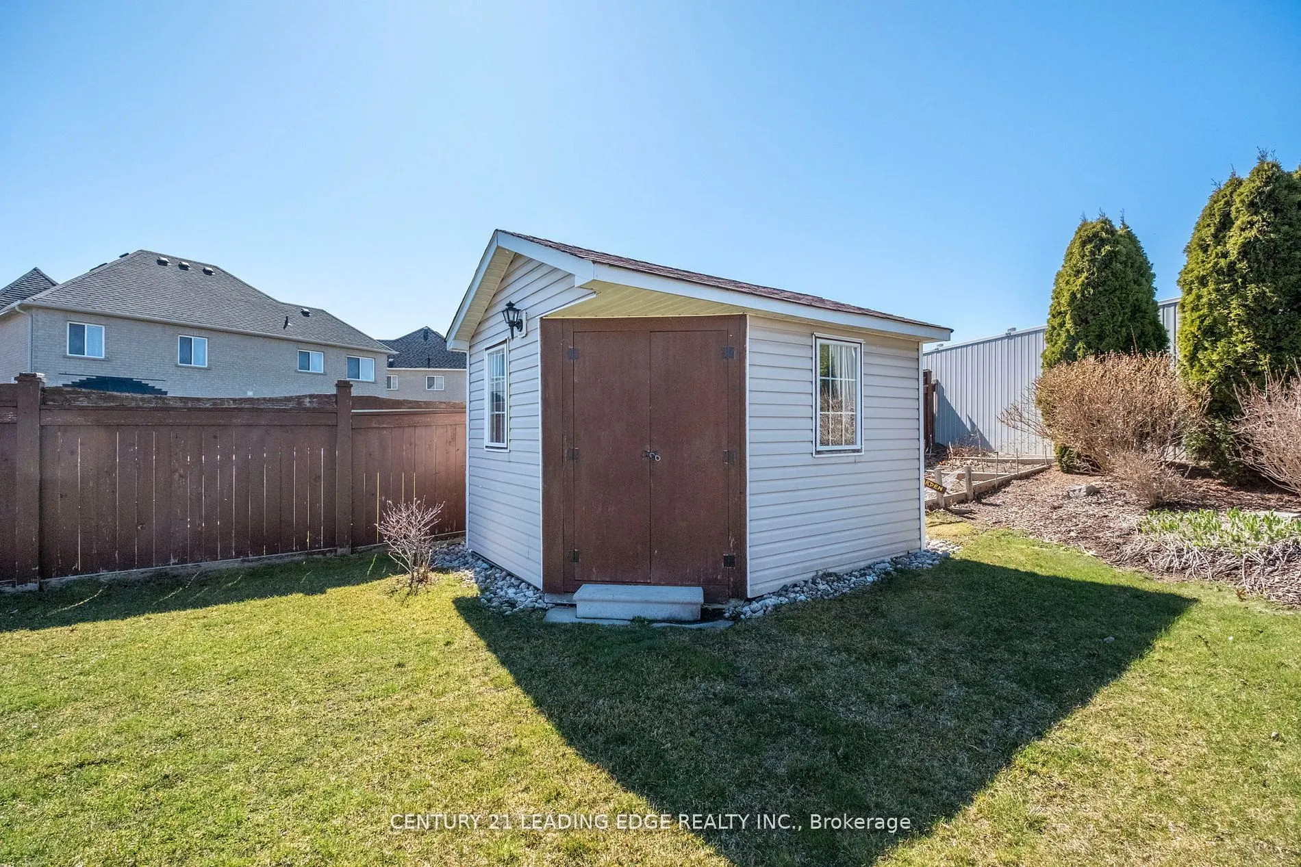 24 Lightheart Drive N