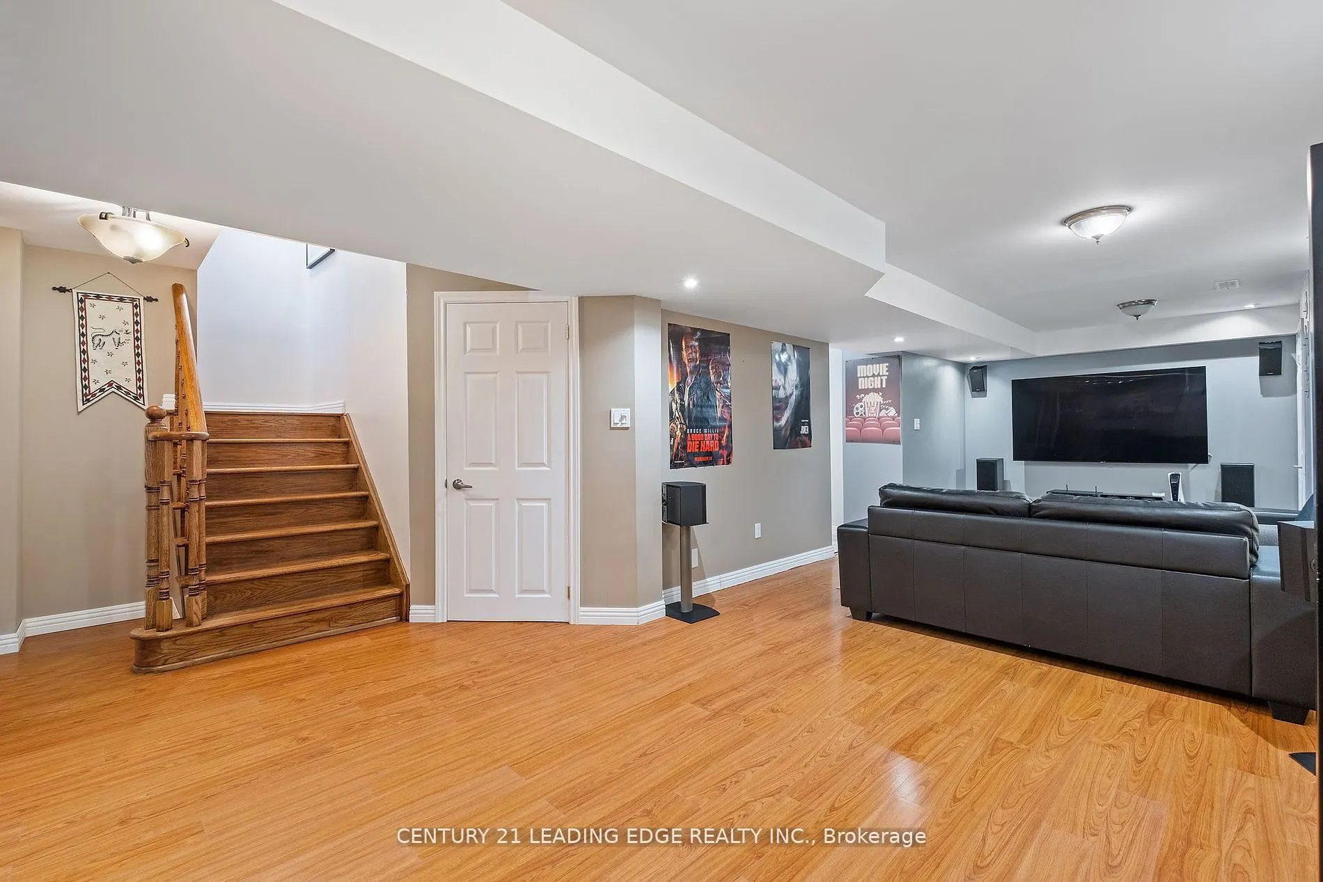 24 Lightheart Drive N