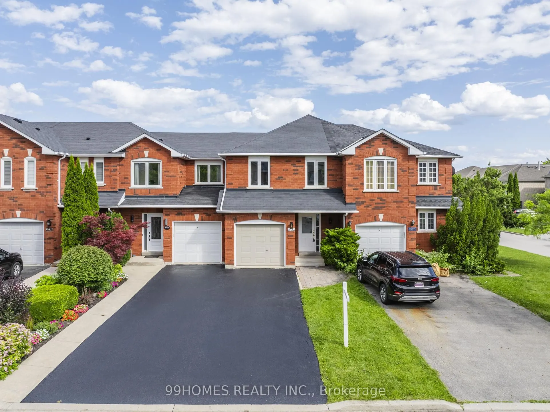 2227 Pell Crescent