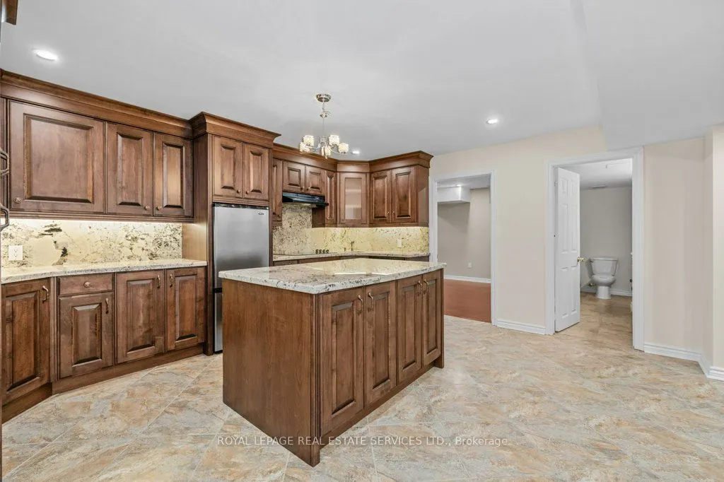 1387 Ferncrest Road
