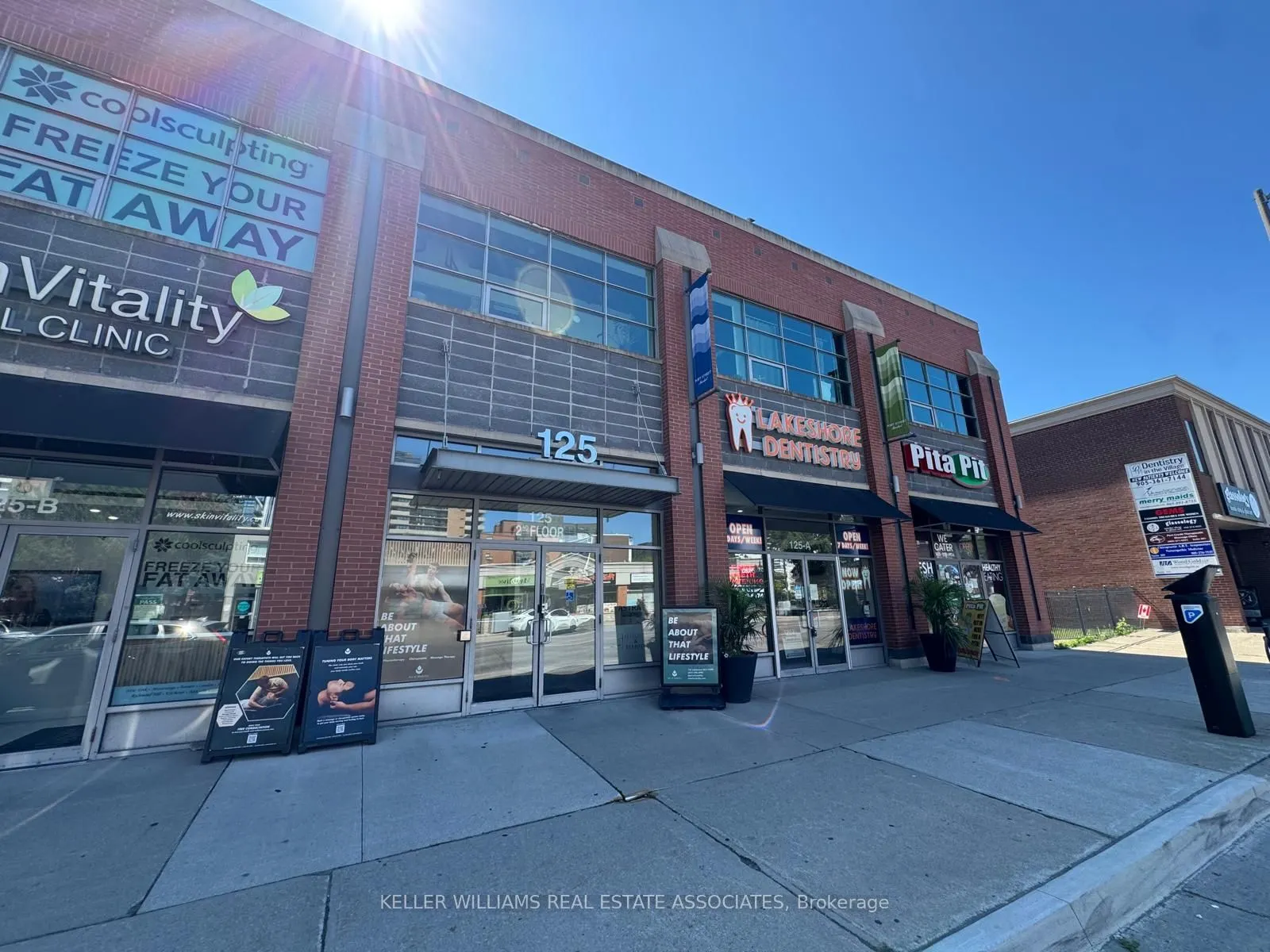 125 Lakeshore Road E, #203