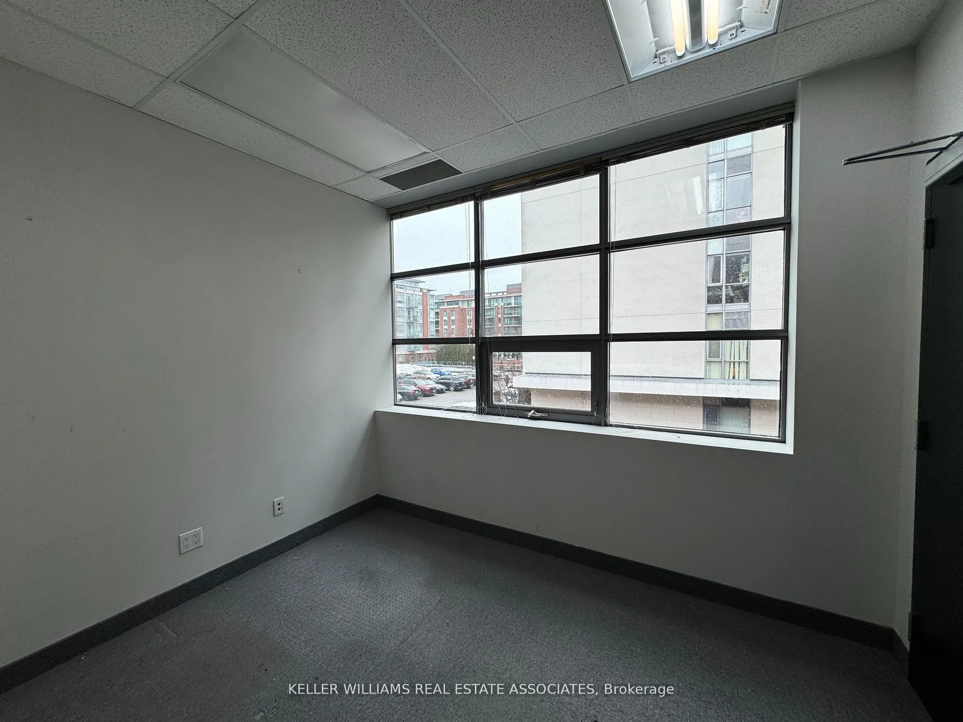 125 Lakeshore Road E, #203