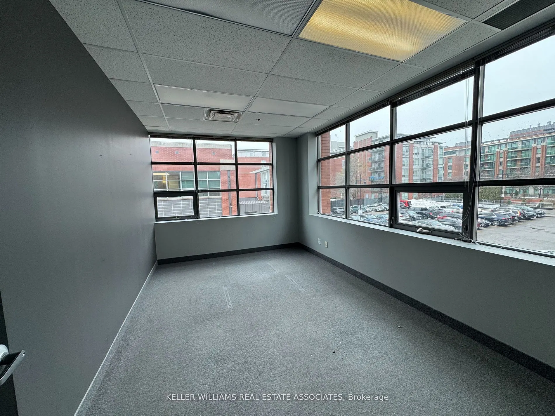125 Lakeshore Road E, #203