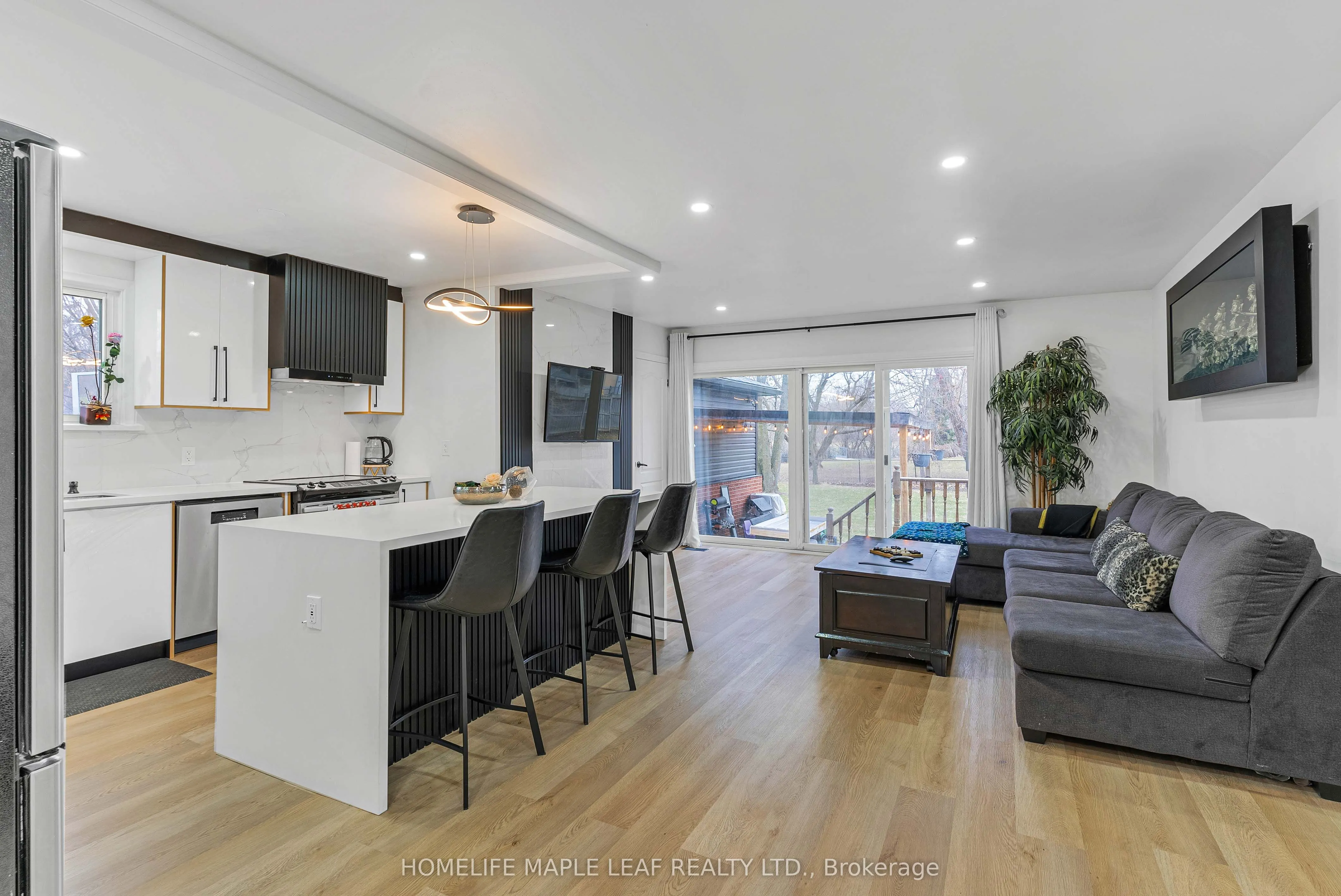292 Woodward Avenue