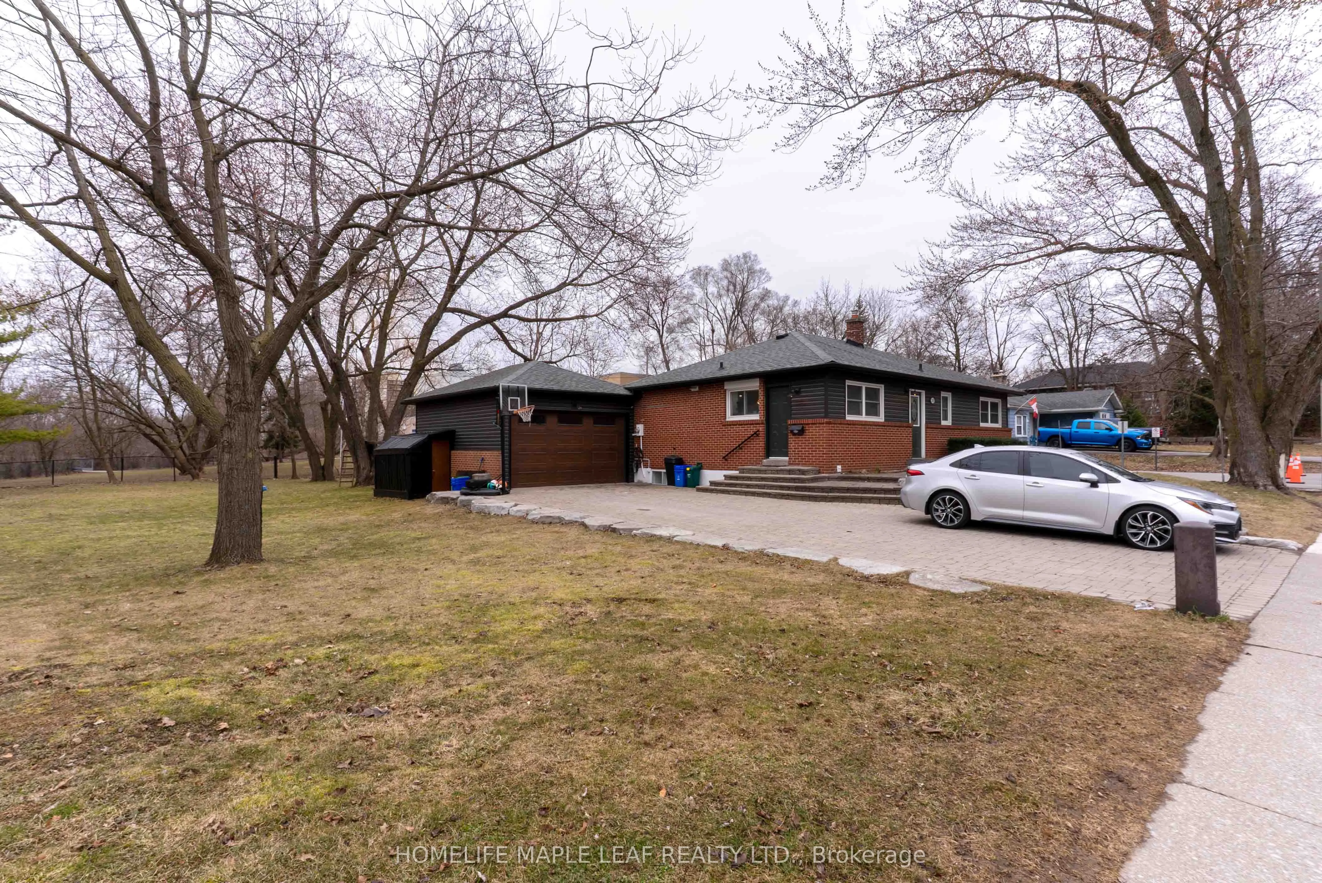 292 Woodward Avenue