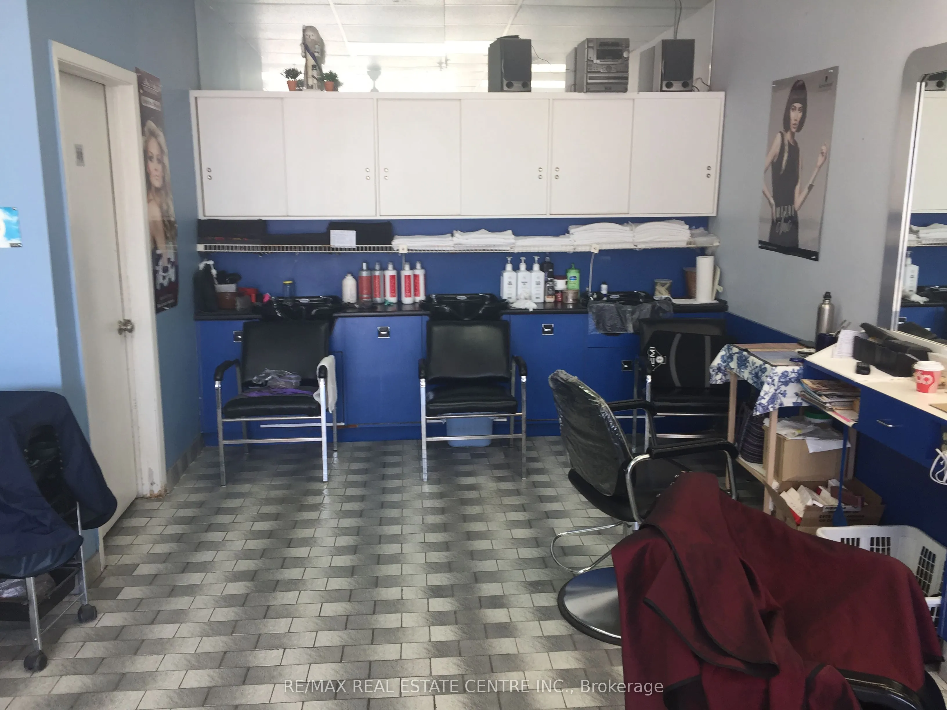 1225 Dundas Street, #11