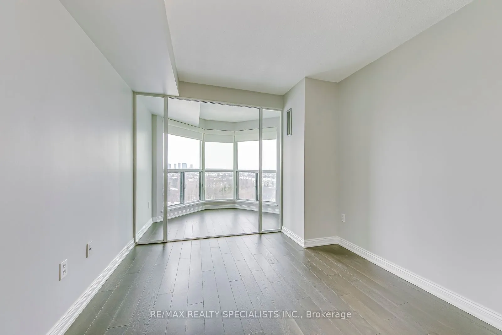 2177 Burnhamthorpe Road W #1605