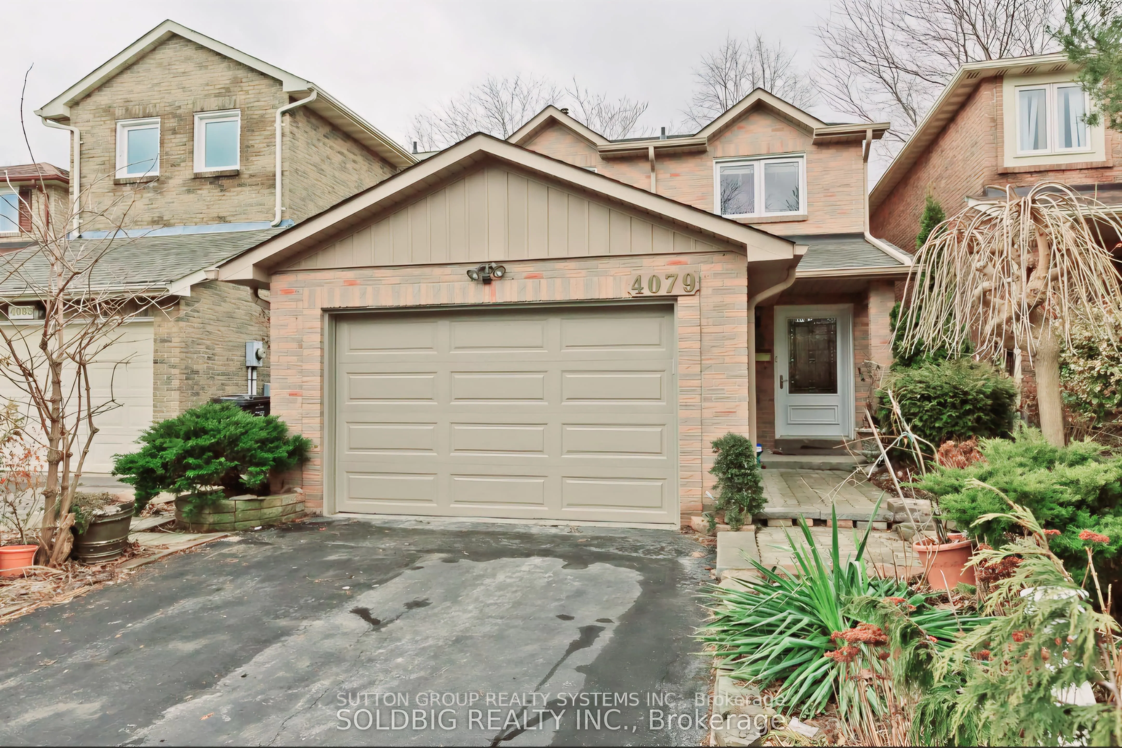 4079 Trapper Crescent, #Upper