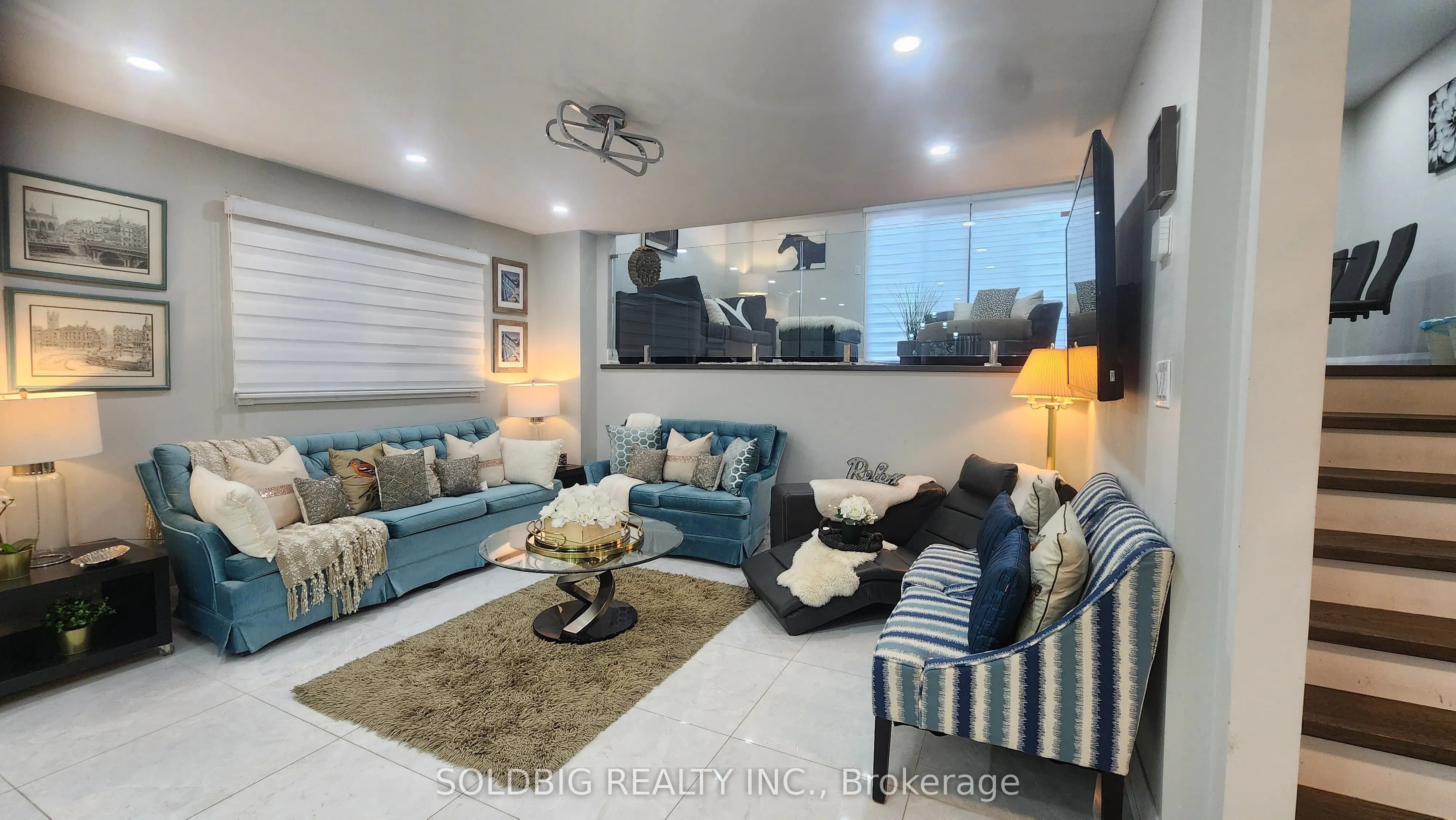 4079 Trapper Crescent, #Upper