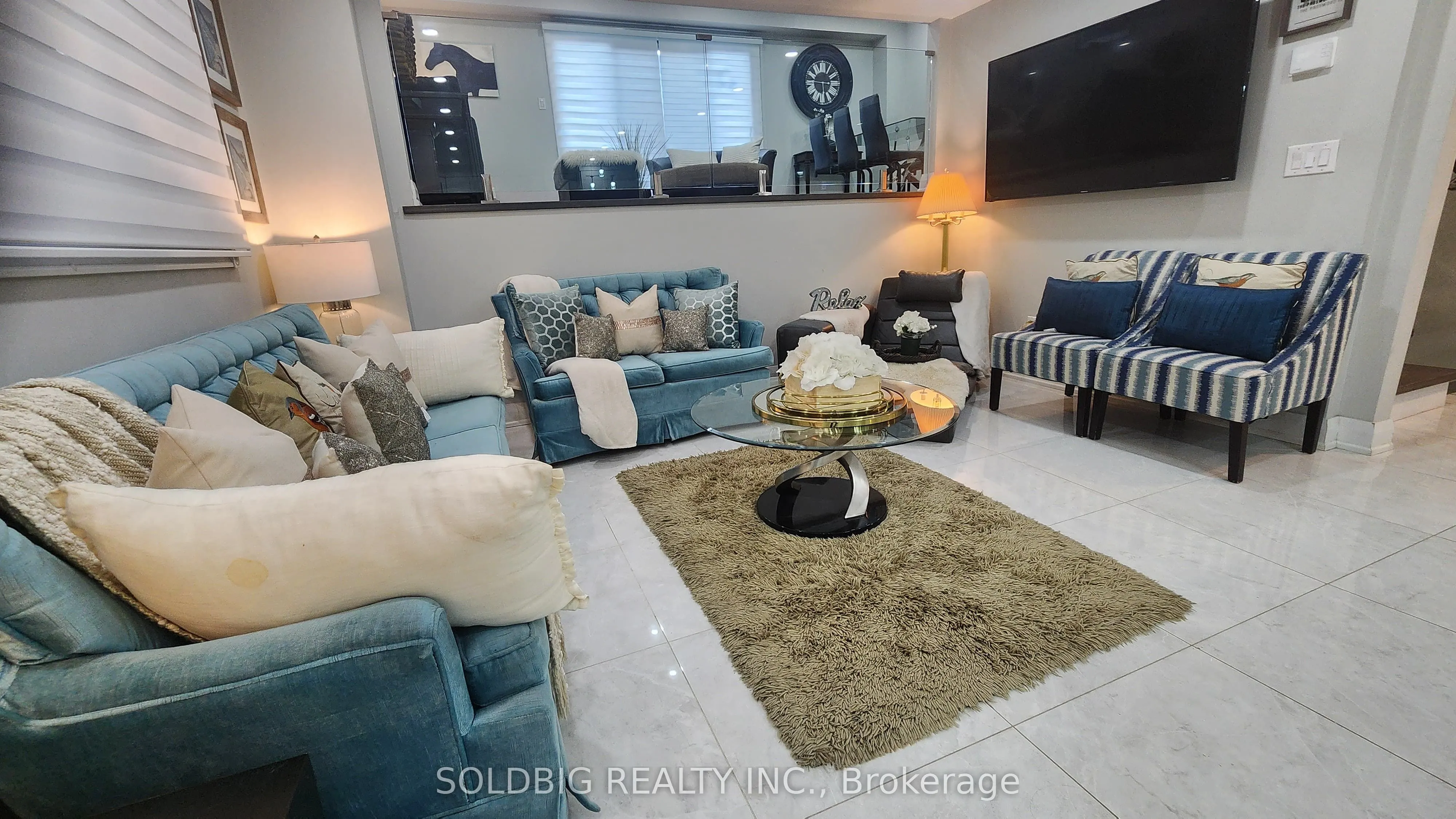 4079 Trapper Crescent, #Upper