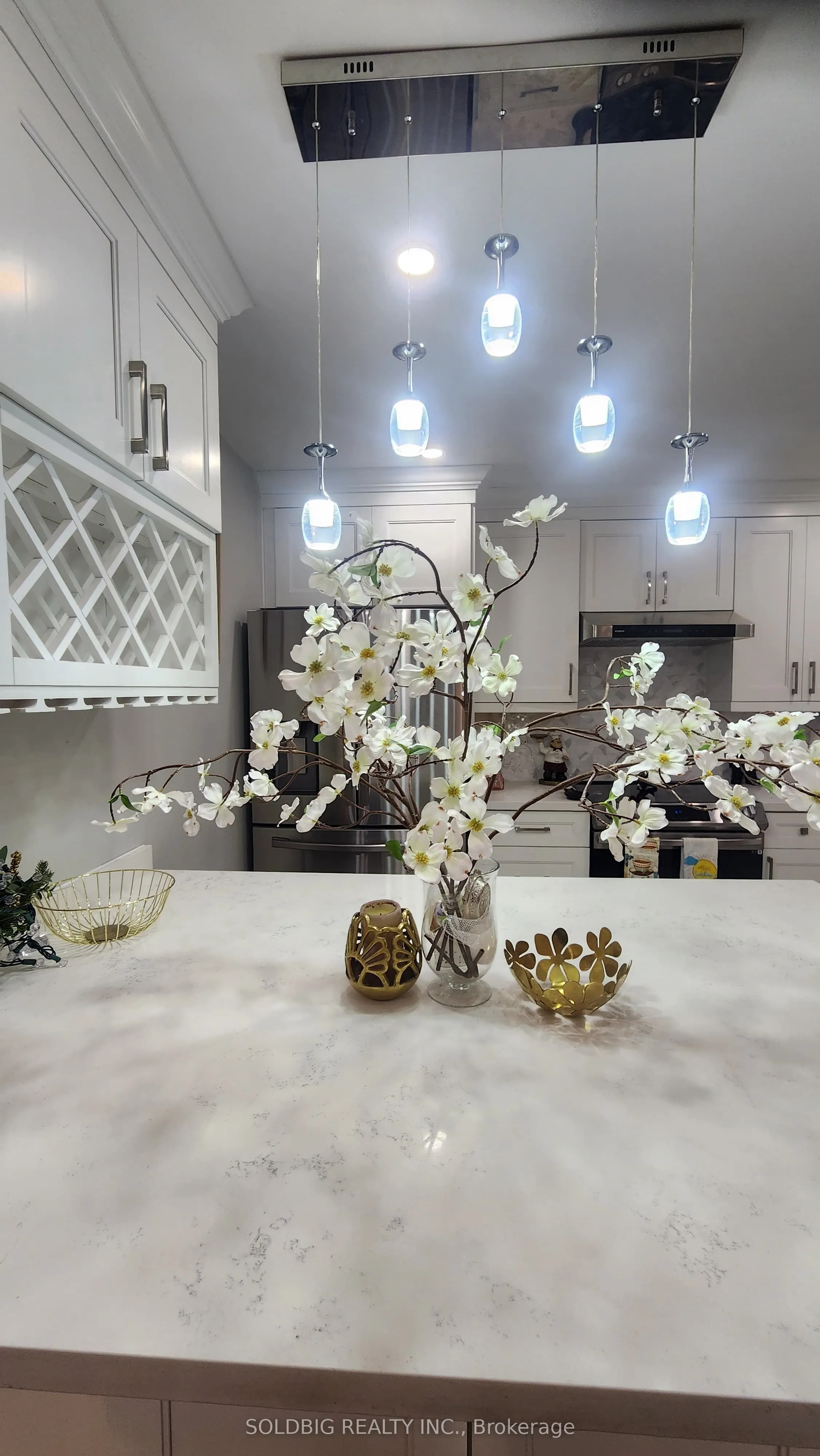 4079 Trapper Crescent, #Upper