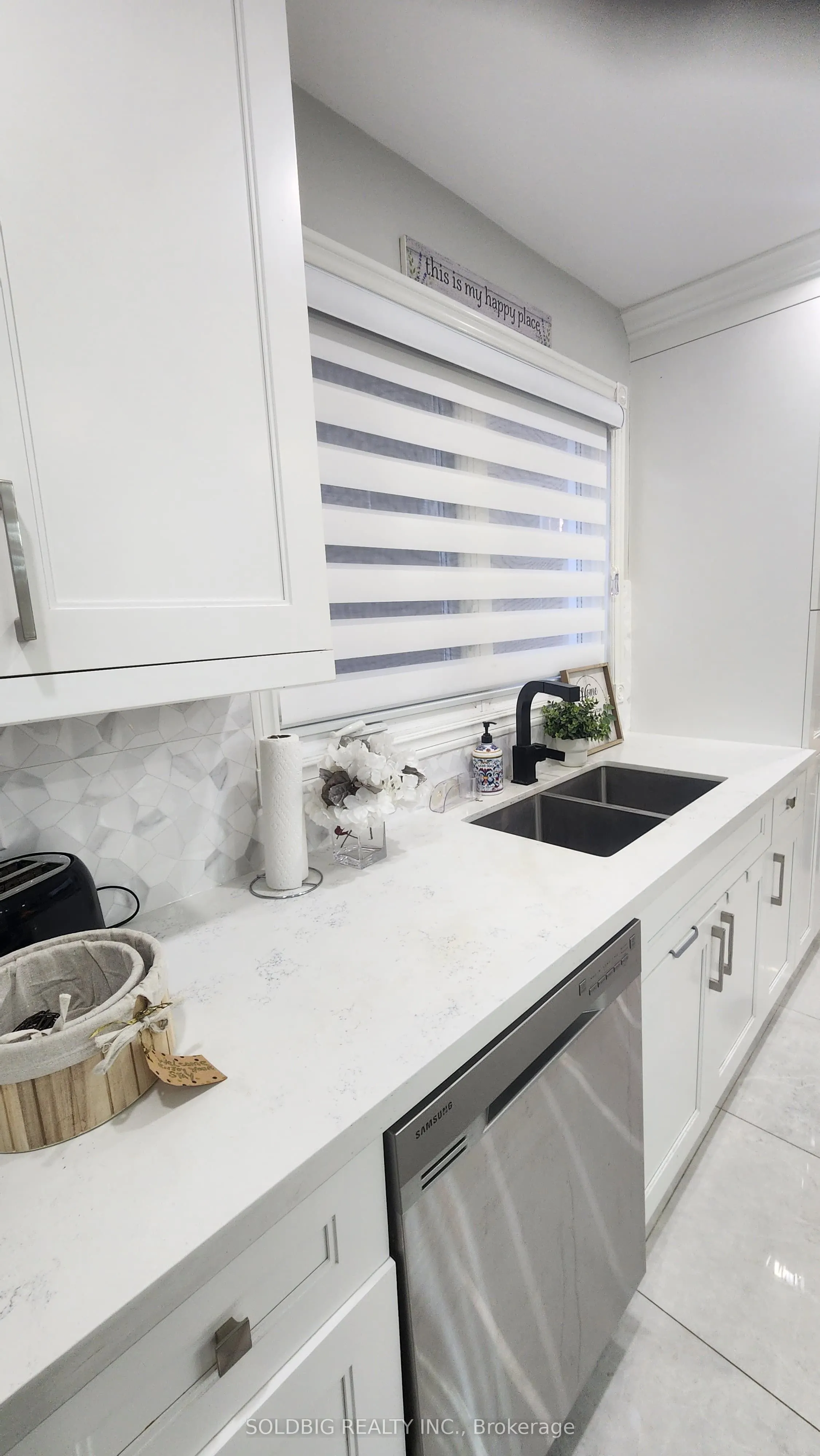 4079 Trapper Crescent, #Upper