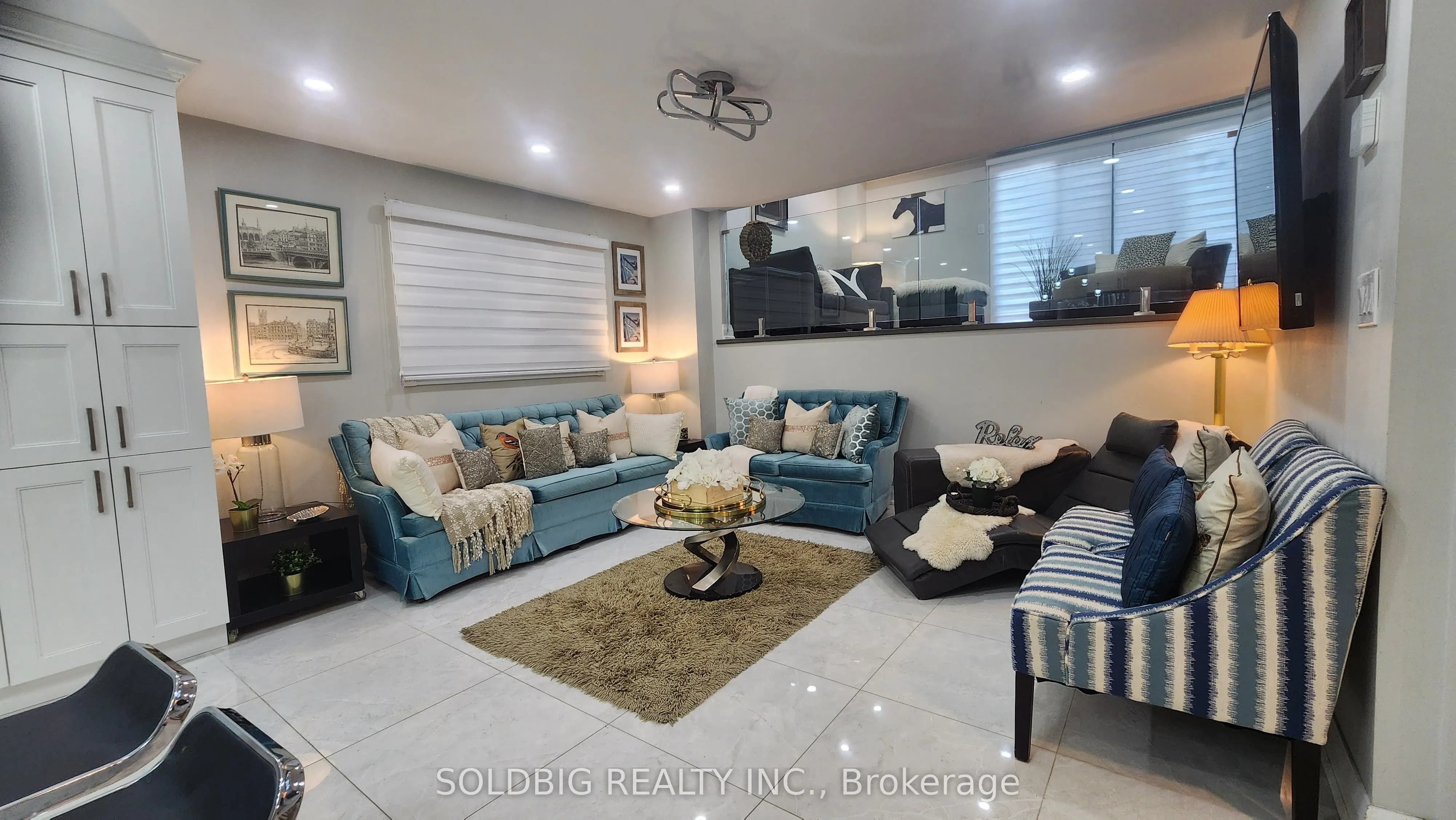 4079 Trapper Crescent, #Upper