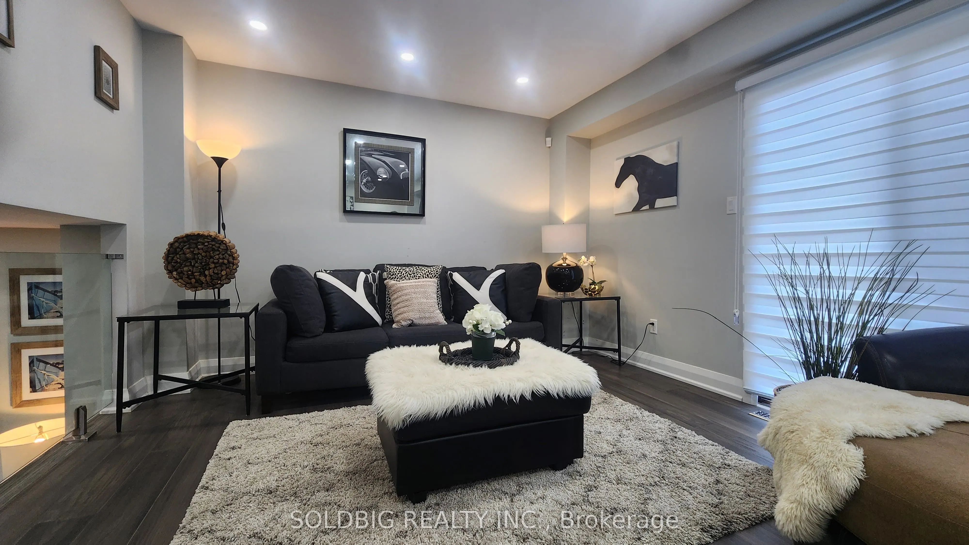 4079 Trapper Crescent, #Upper