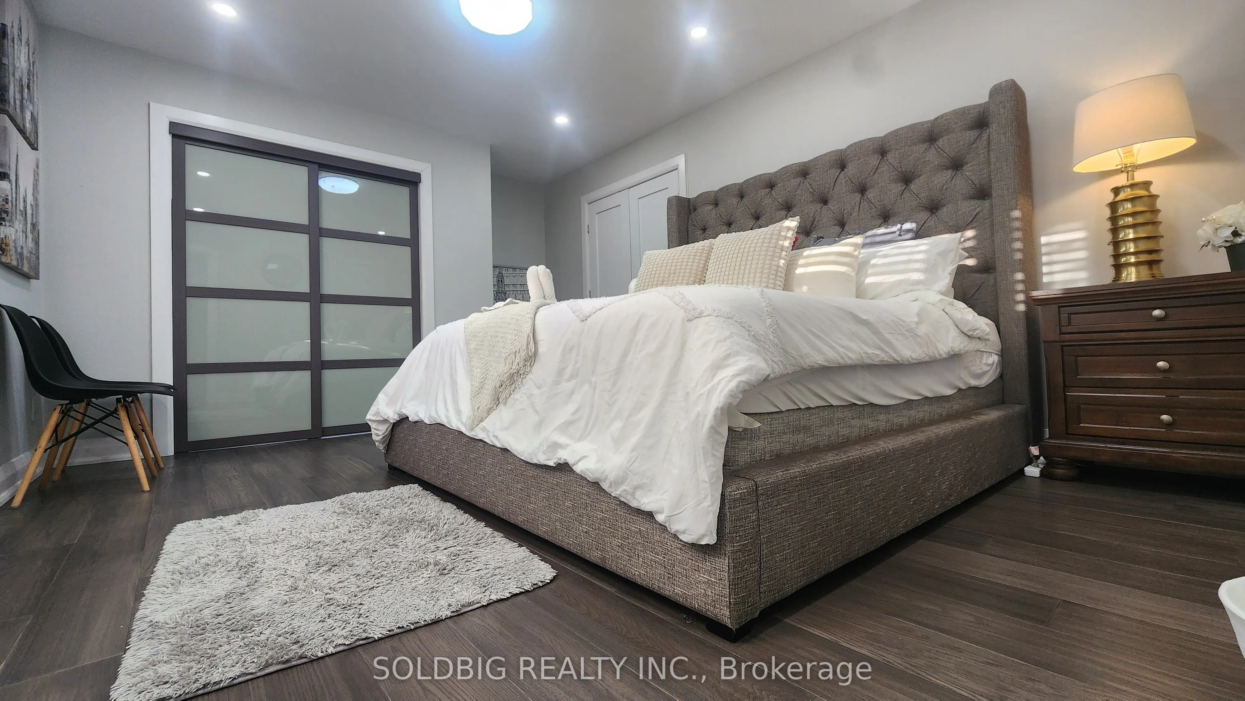4079 Trapper Crescent, #Upper