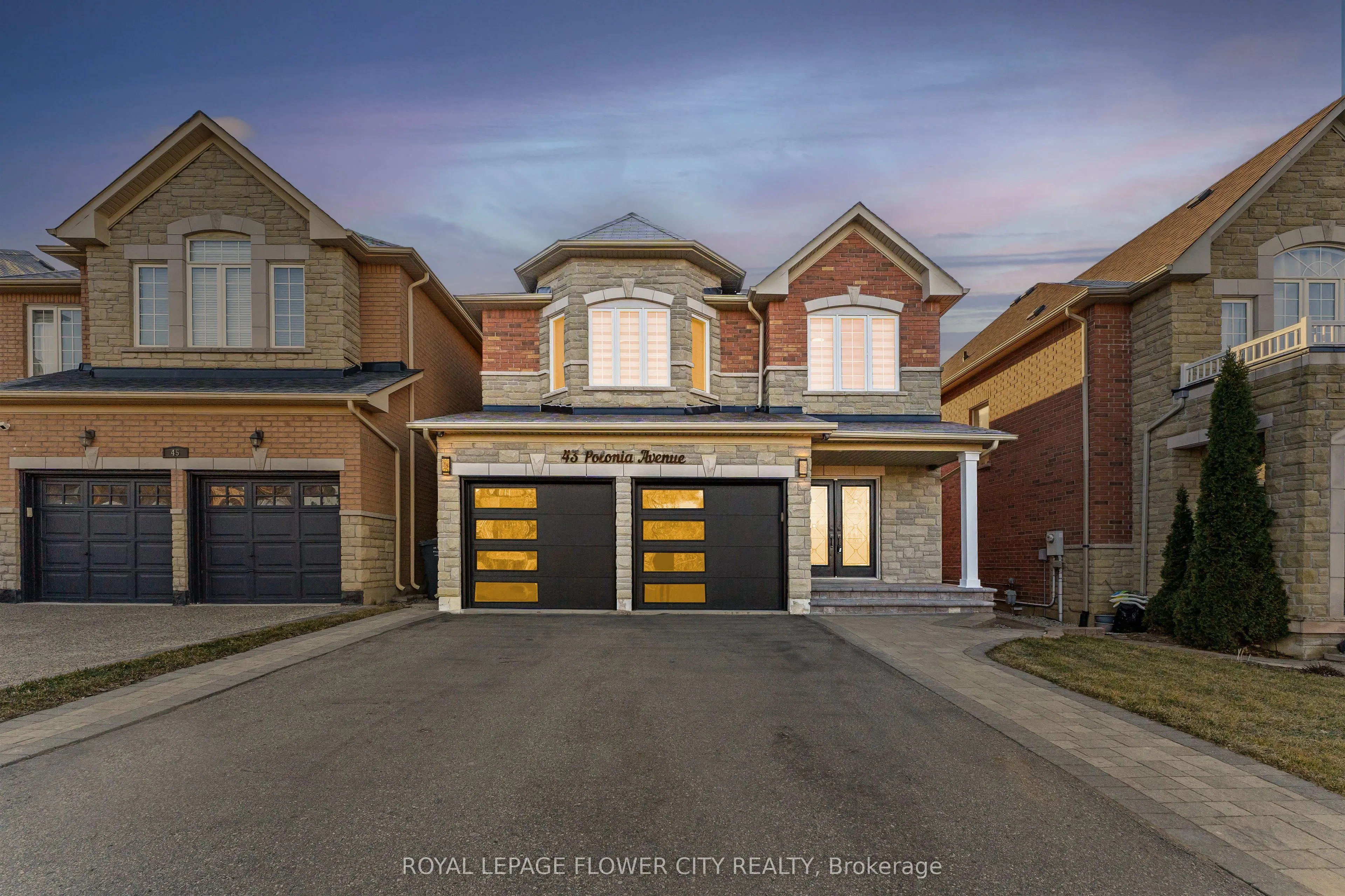 43 Polonia Avenue