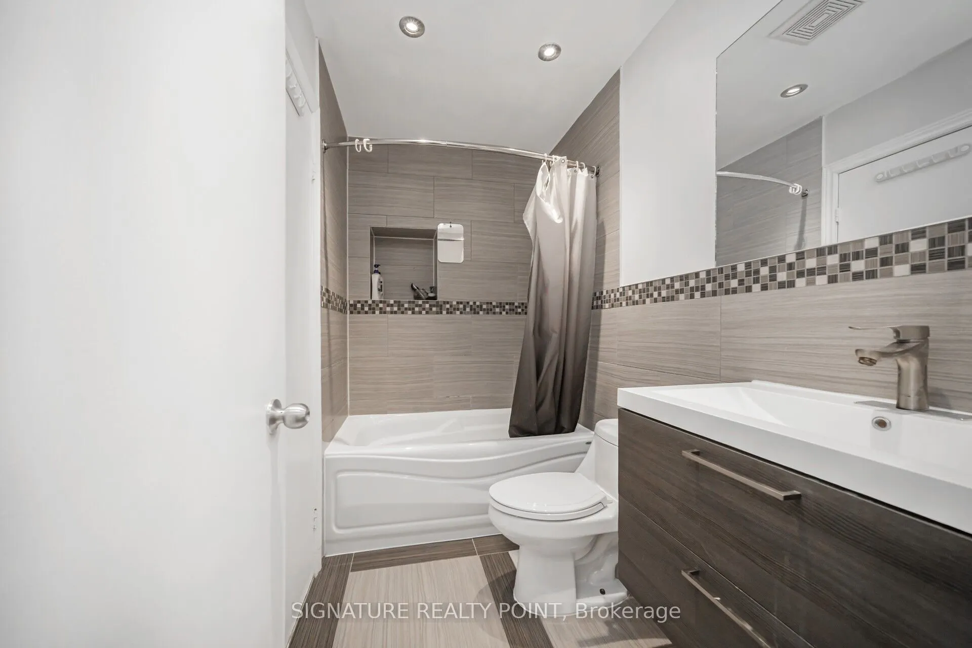 222 Simmons Boulevard