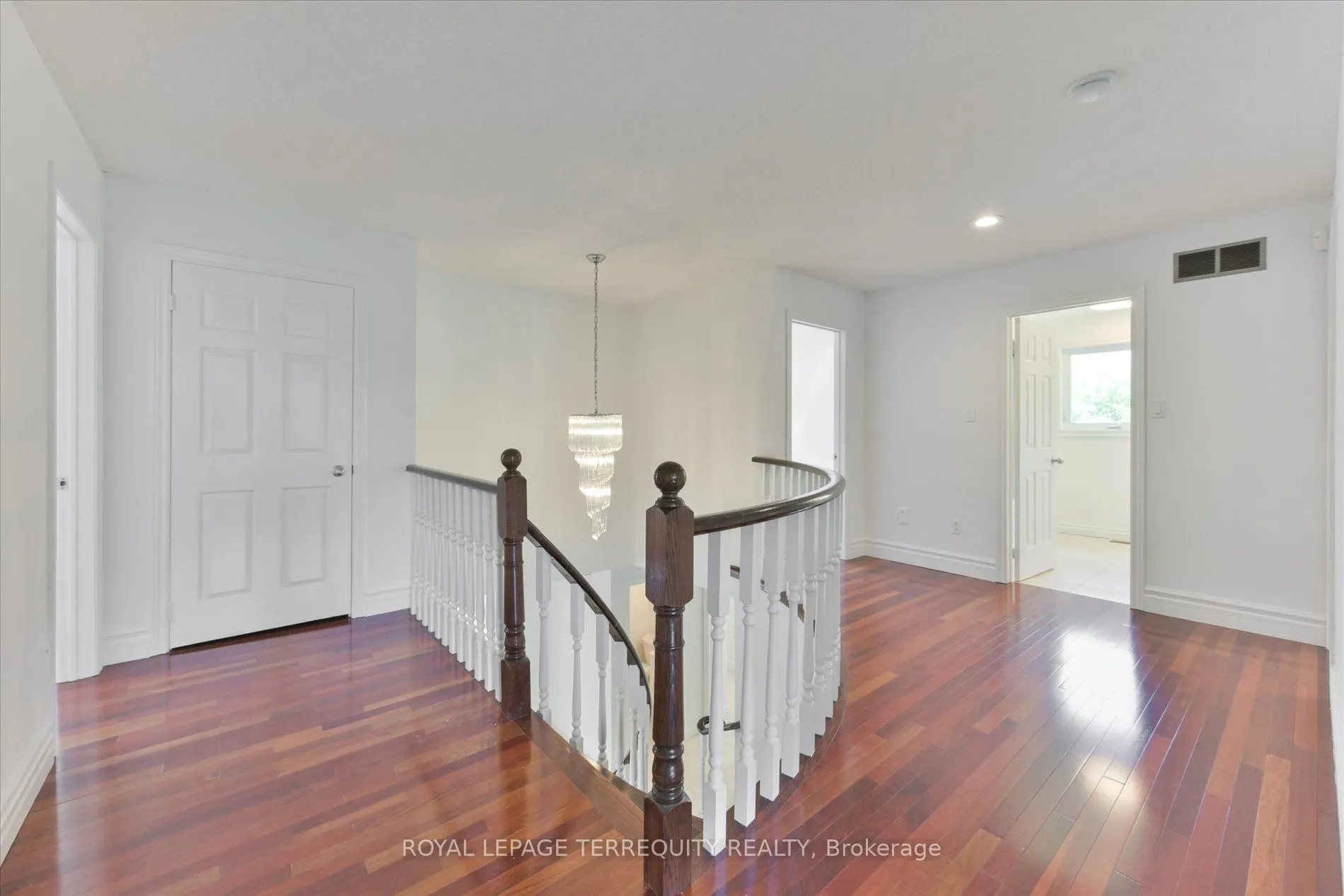 2216 Dunvegan Avenue