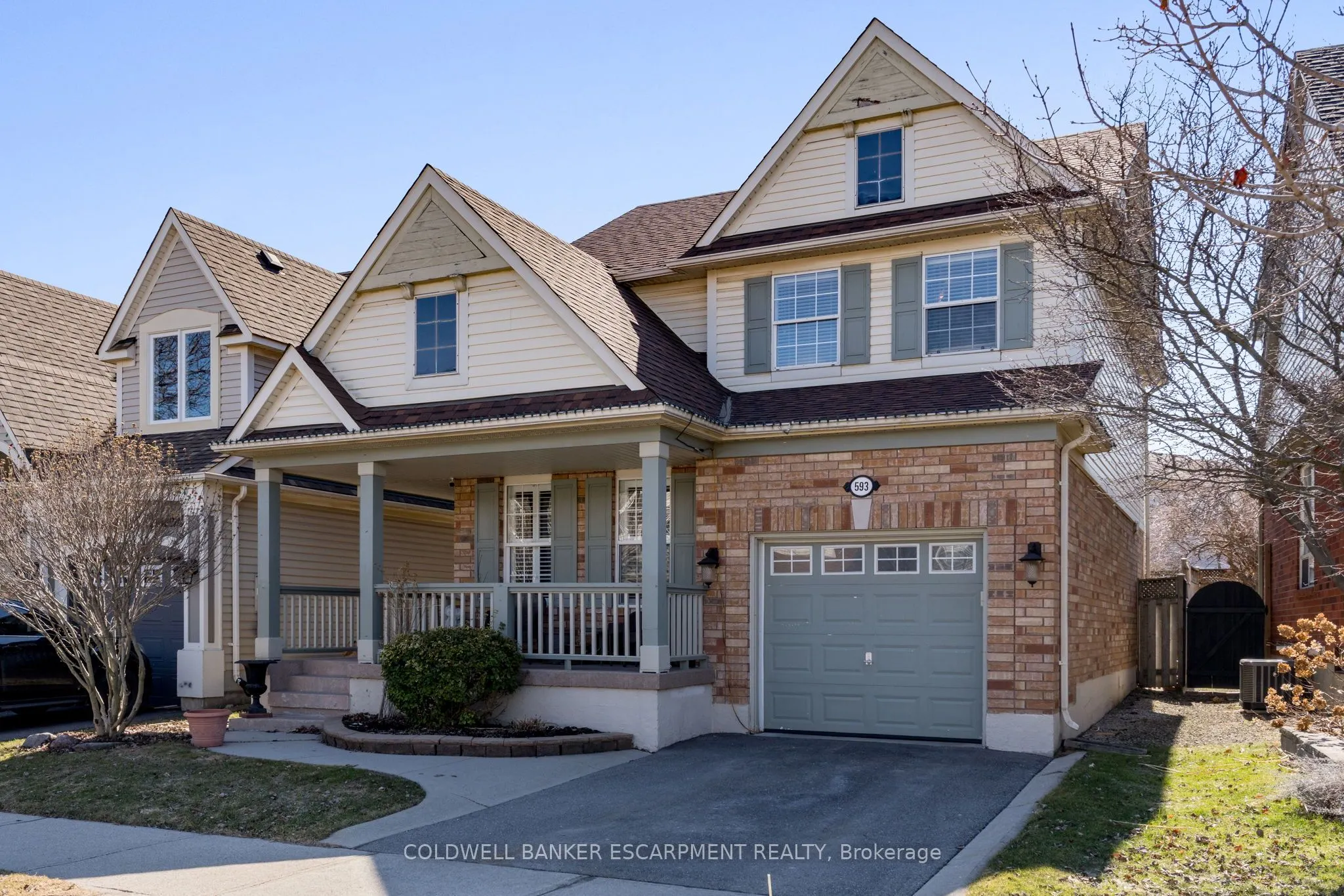 593 Caverhill Crescent