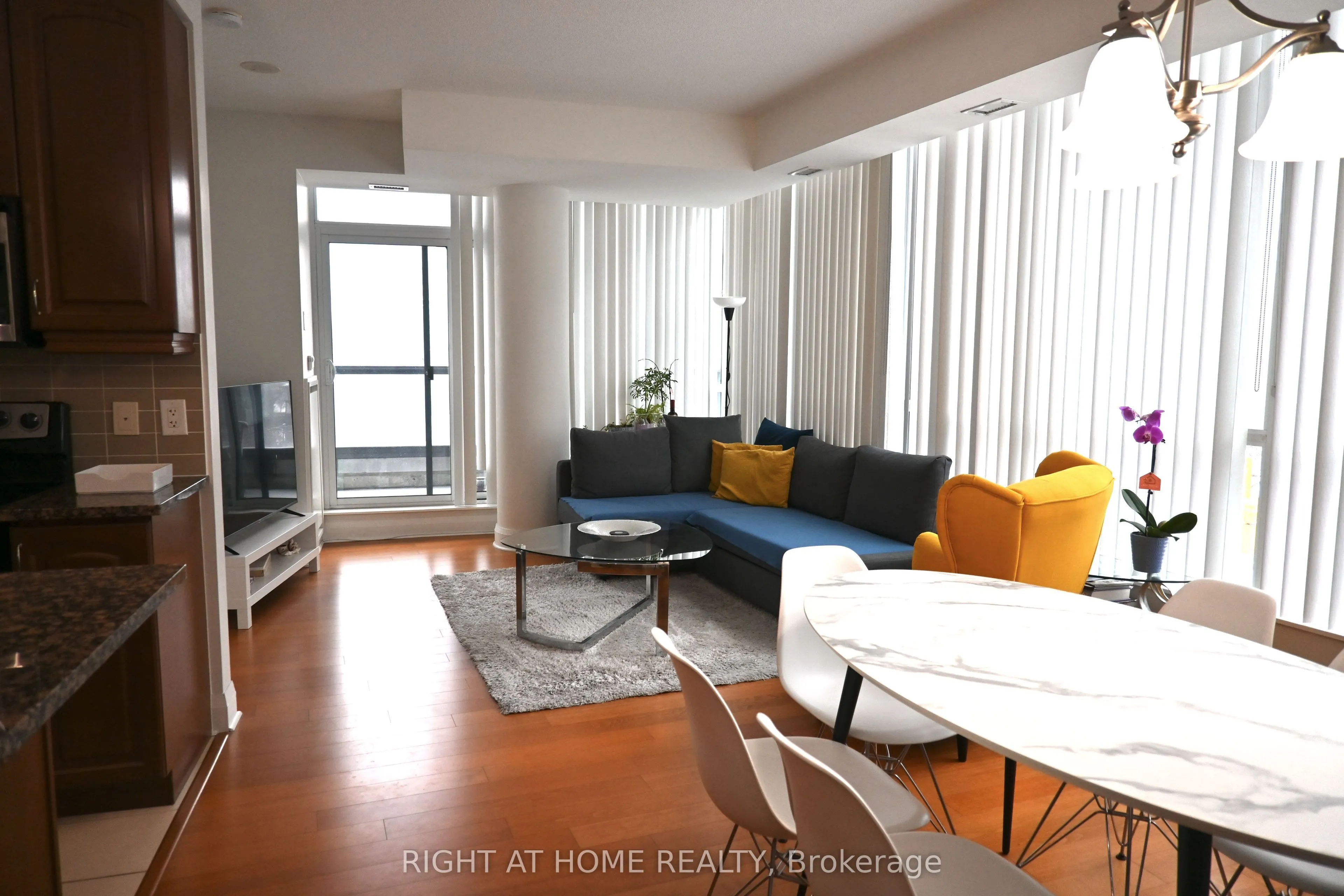 1 Hurontario Street #315