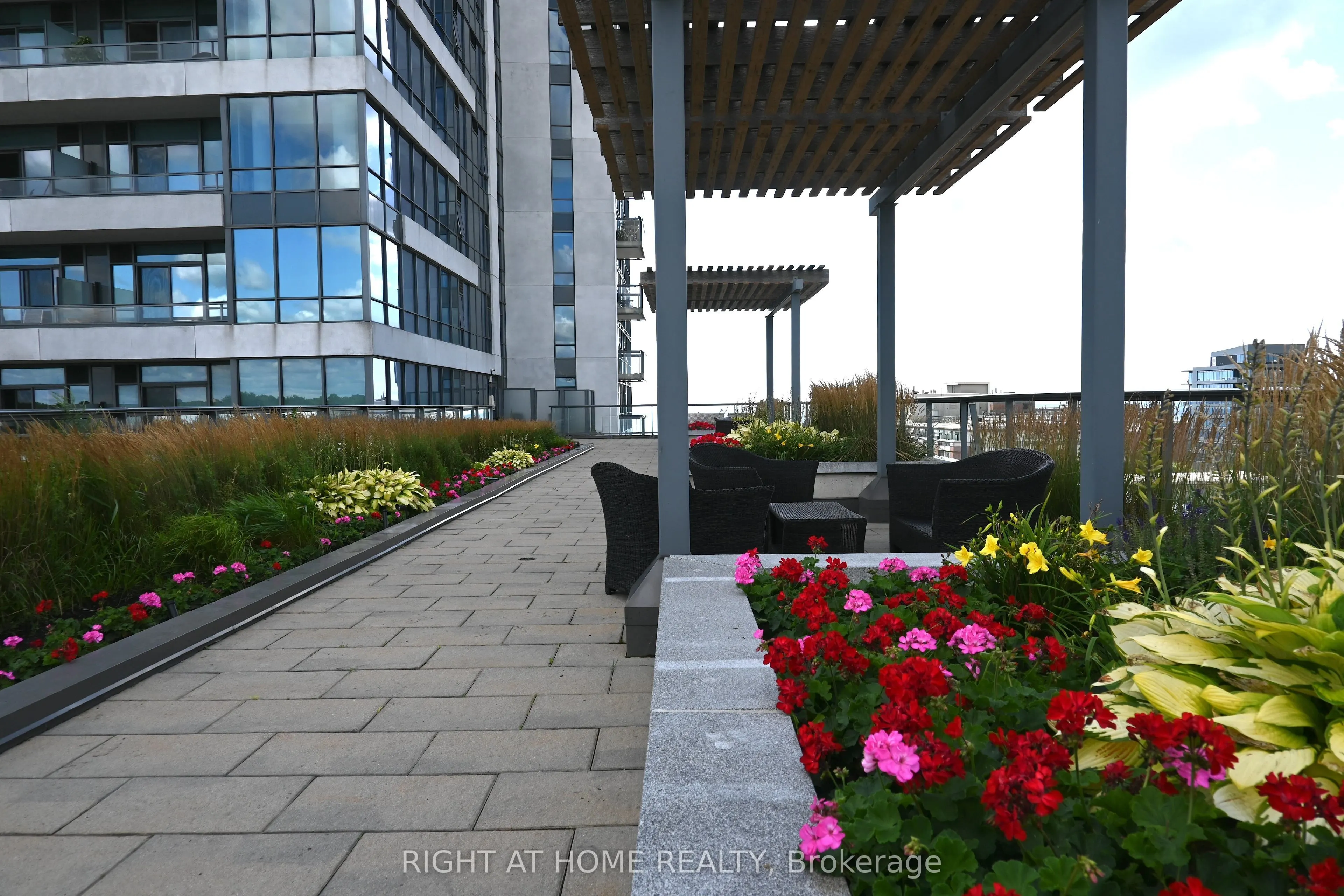 1 Hurontario Street #315