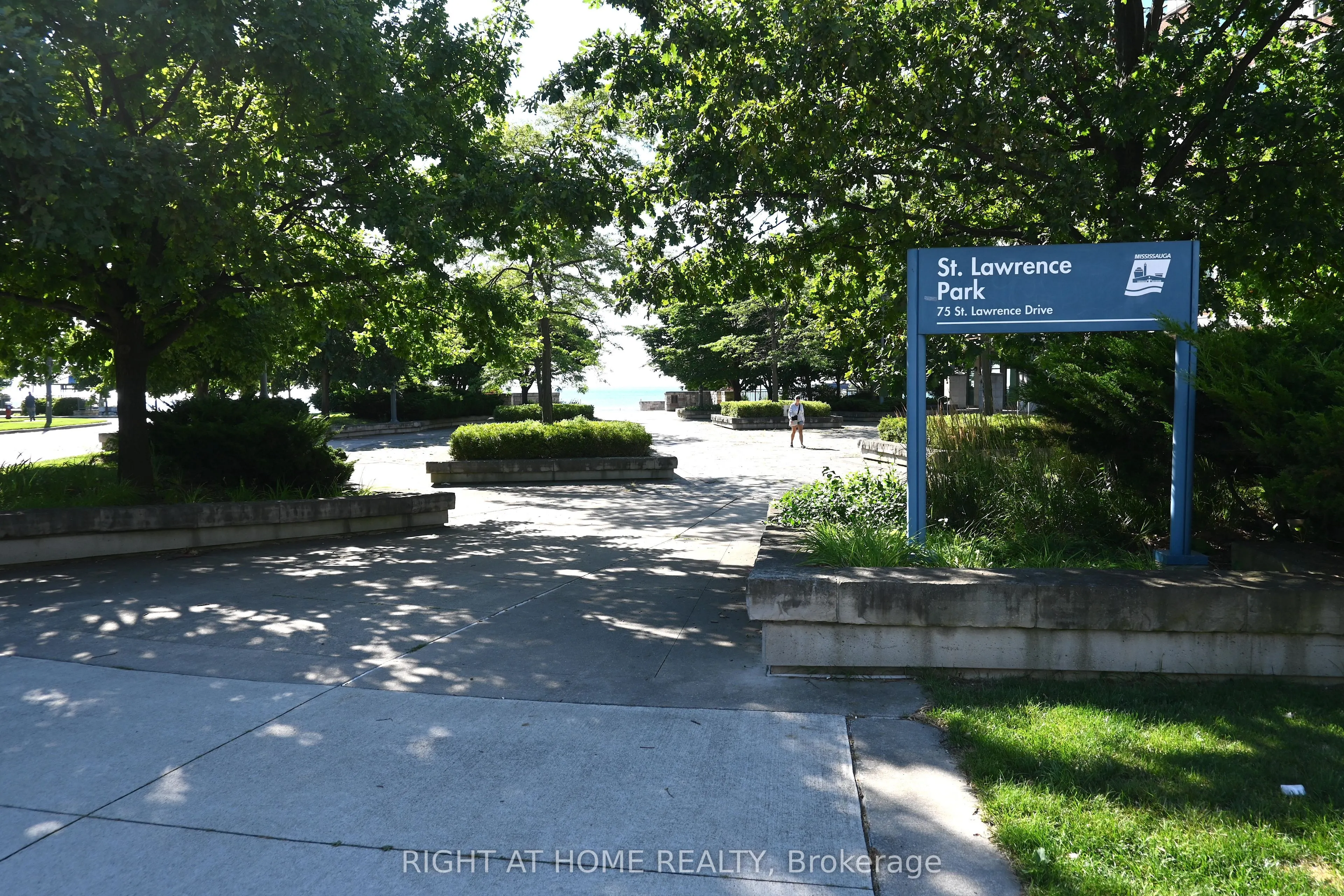 1 Hurontario Street #315
