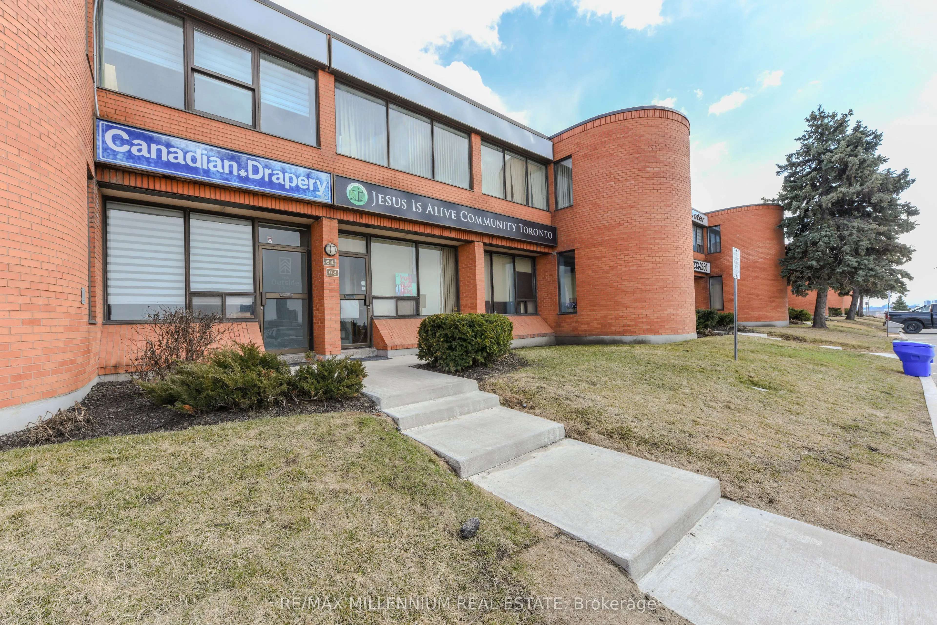 750 Oakdale Road, #64