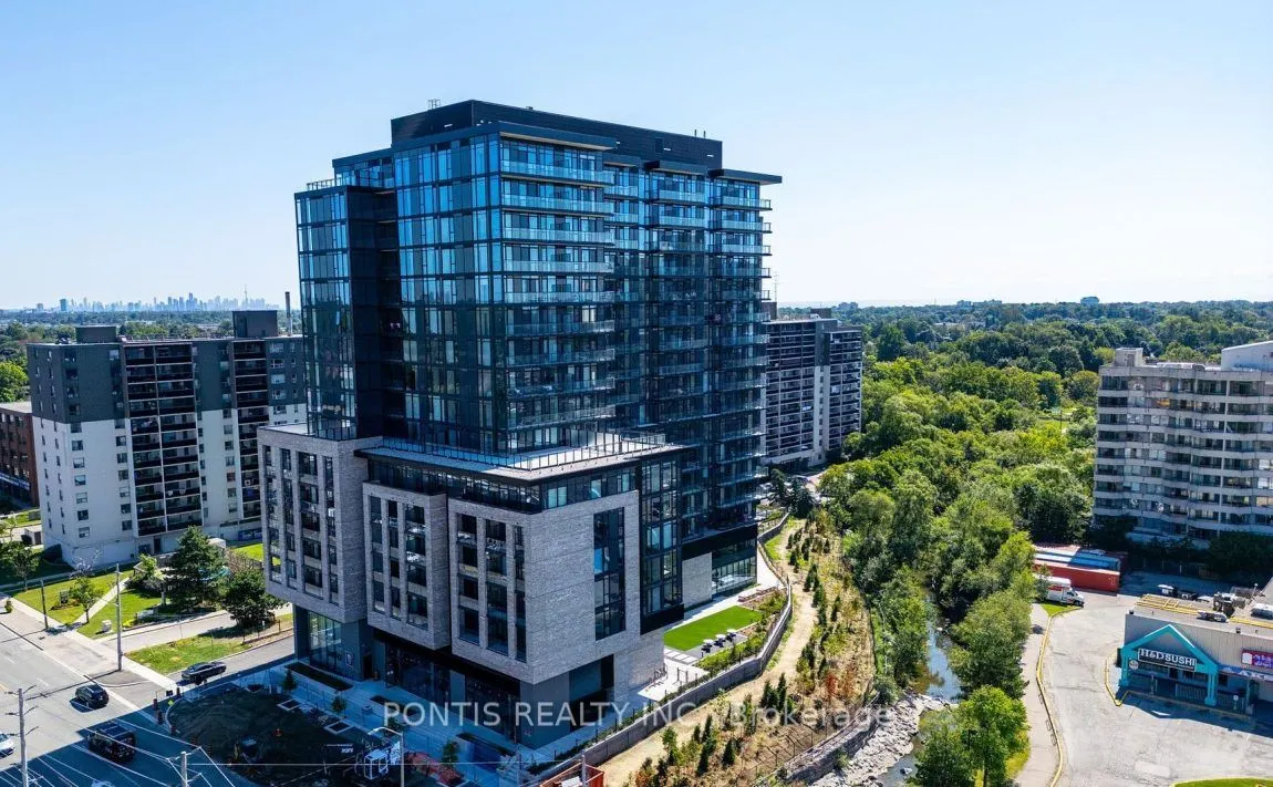 86 Dundas Street E #523