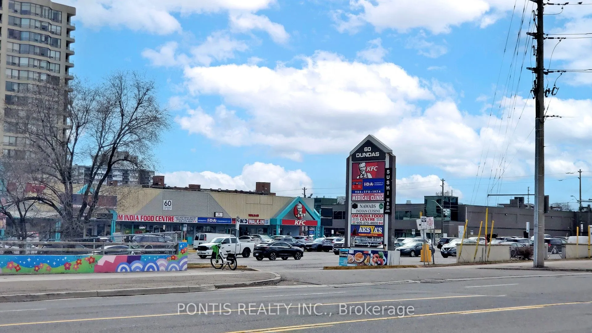 86 Dundas Street E #523