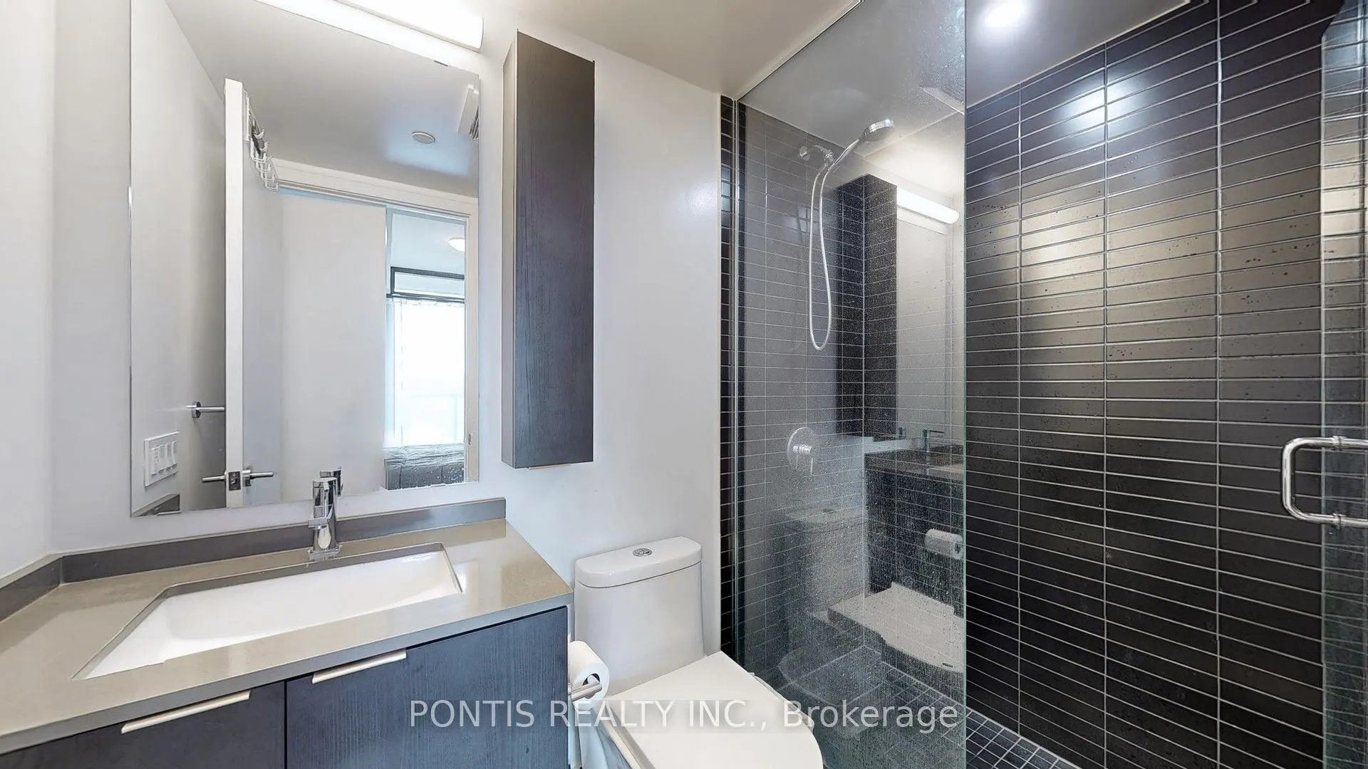 86 Dundas Street E #523