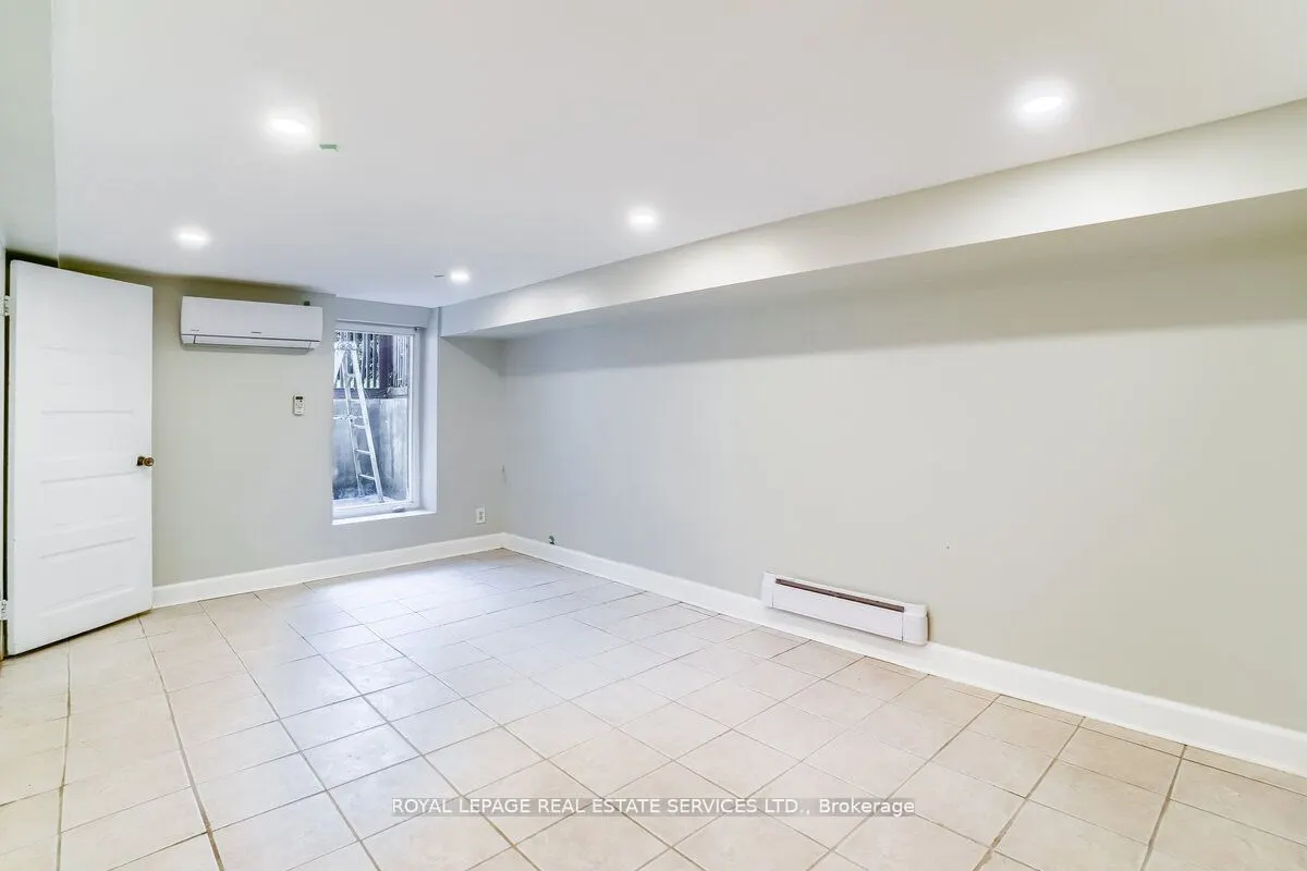 31 Tyndall Avenue