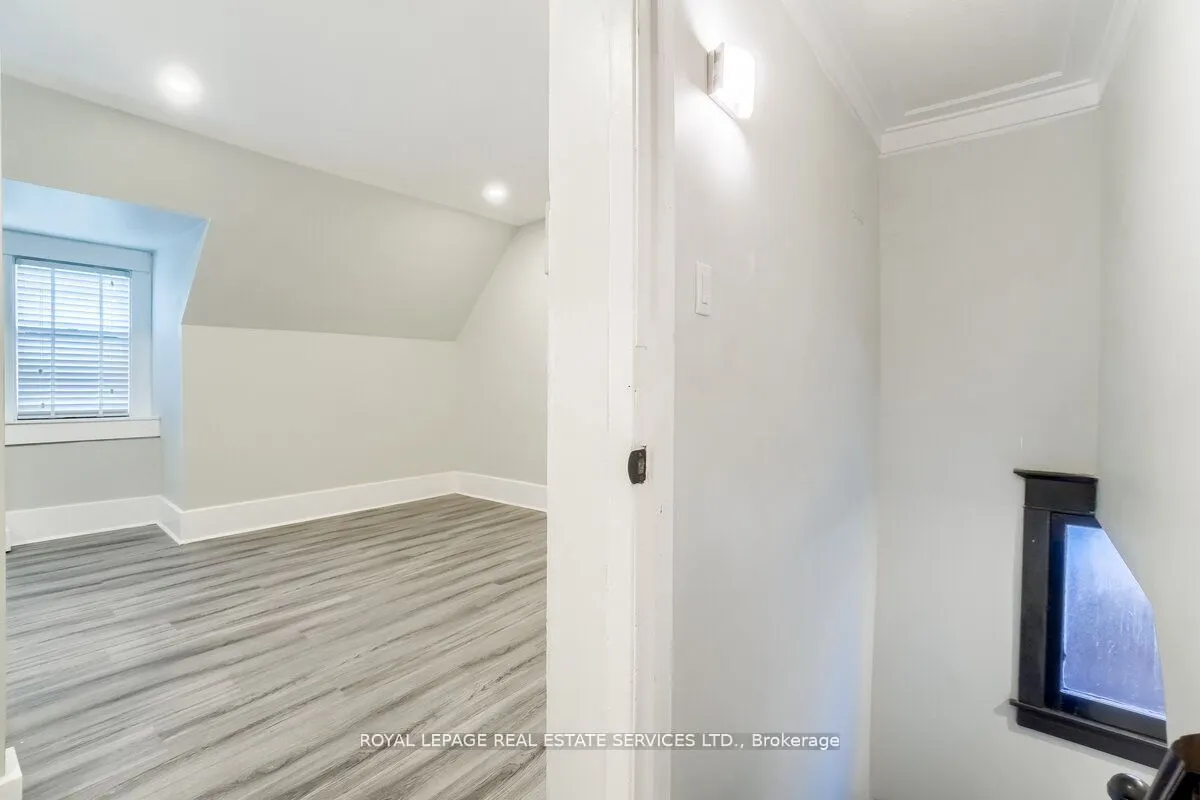 31 Tyndall Avenue